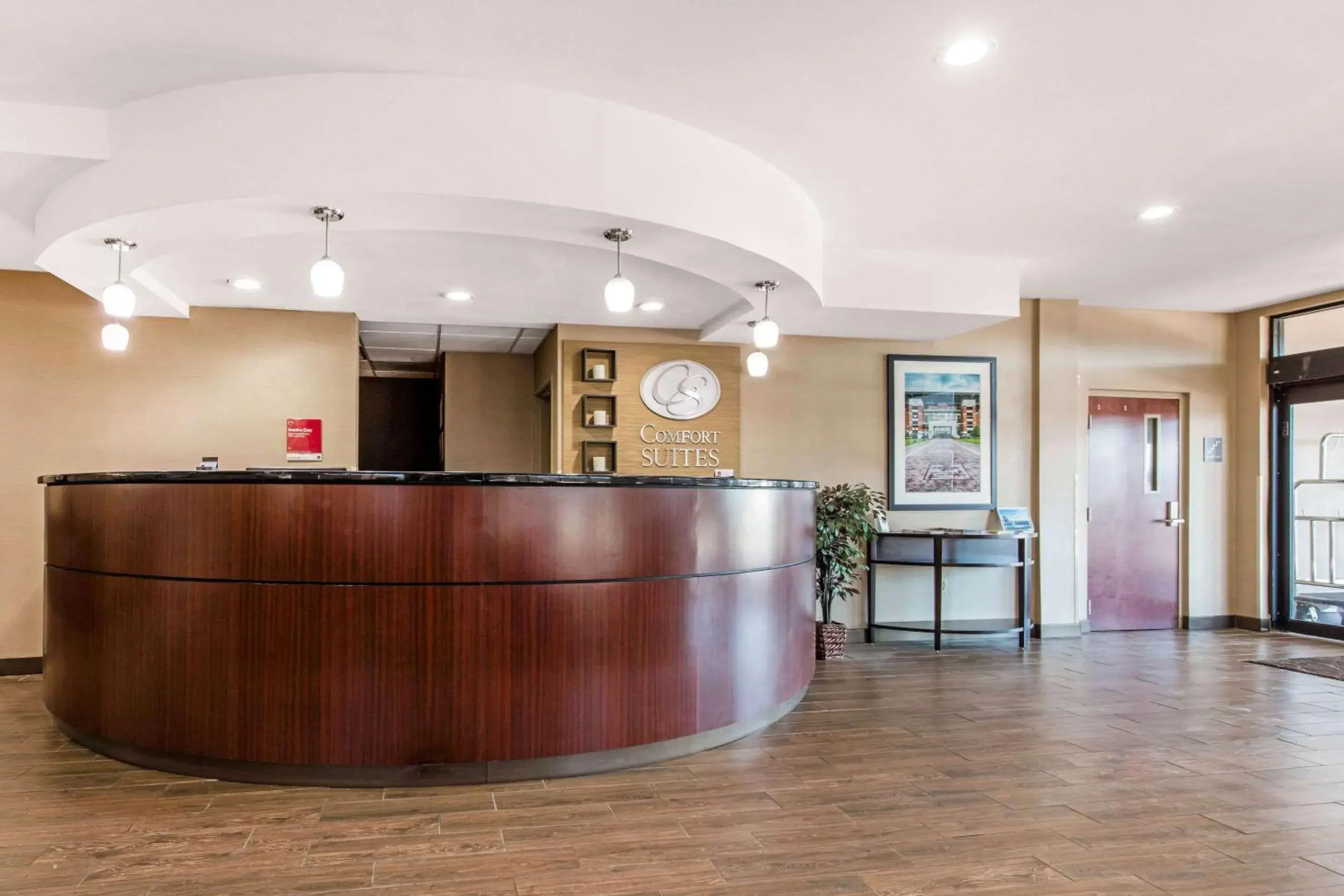 Lobby or reception in Comfort Suites Tuscaloosa near University Lobby or reception in Comfort Suites Tuscaloosa near University