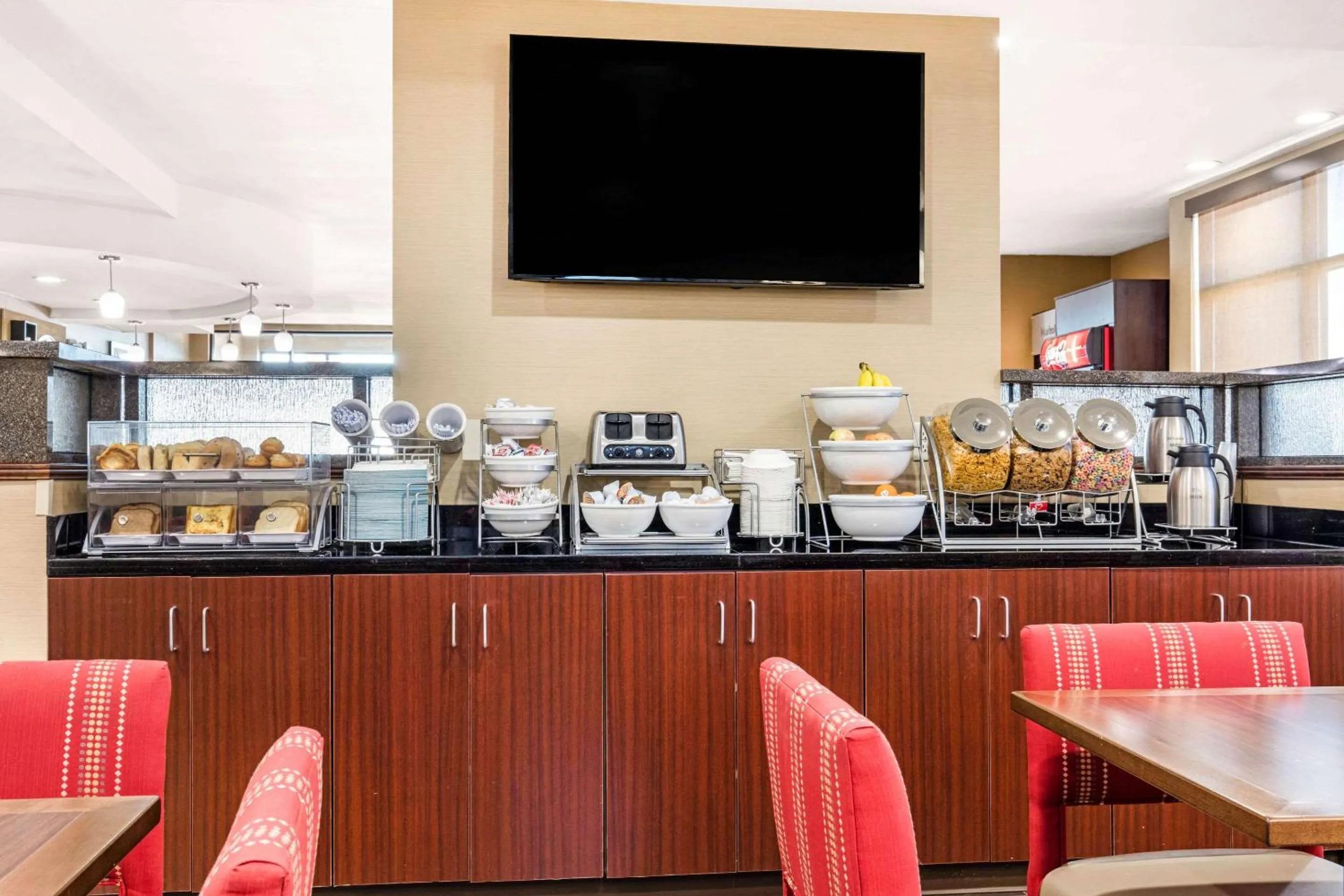Restaurant/places to eat in Comfort Suites Tuscaloosa near University