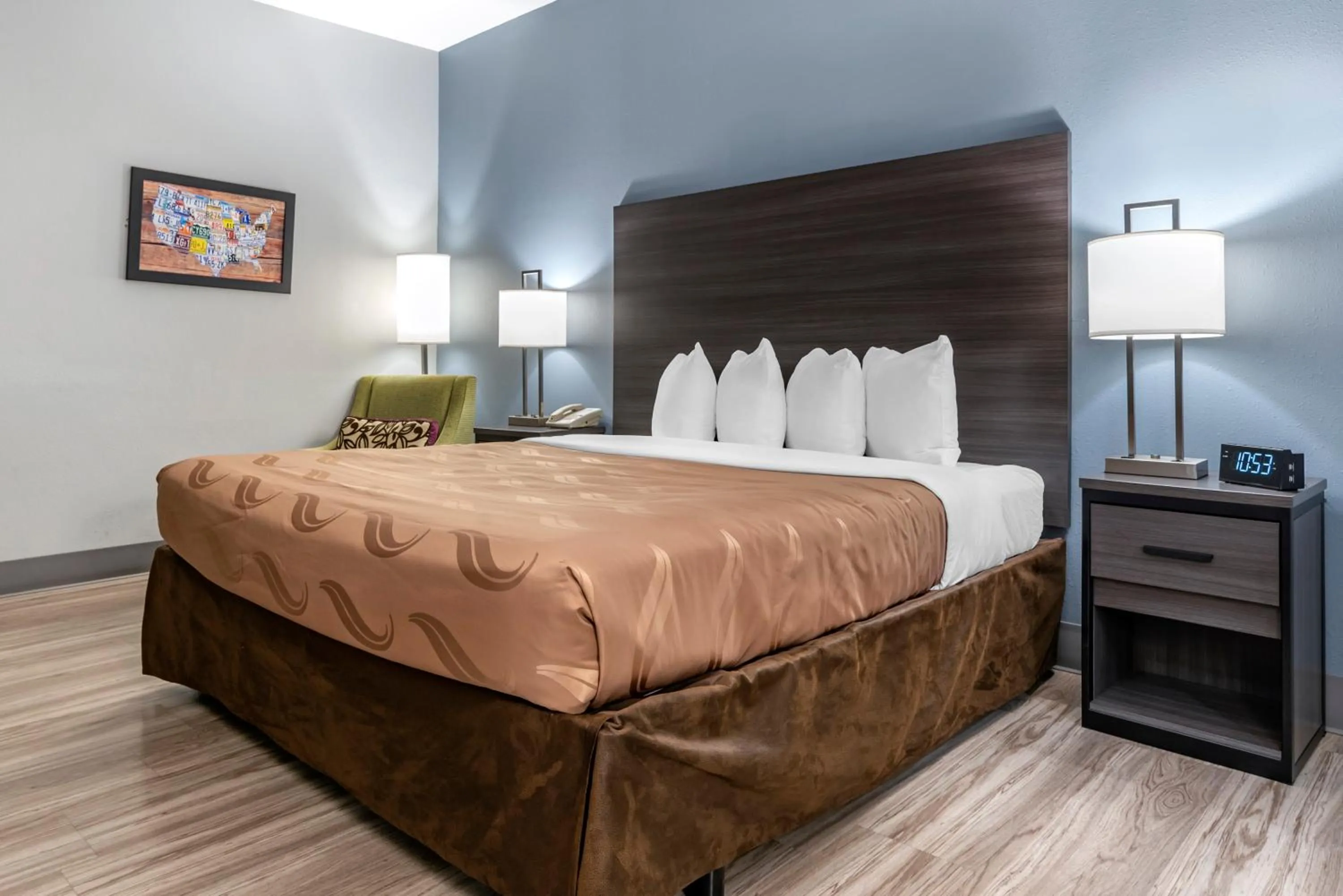Bedroom, Bed in Quality Inn & Suites Demopolis