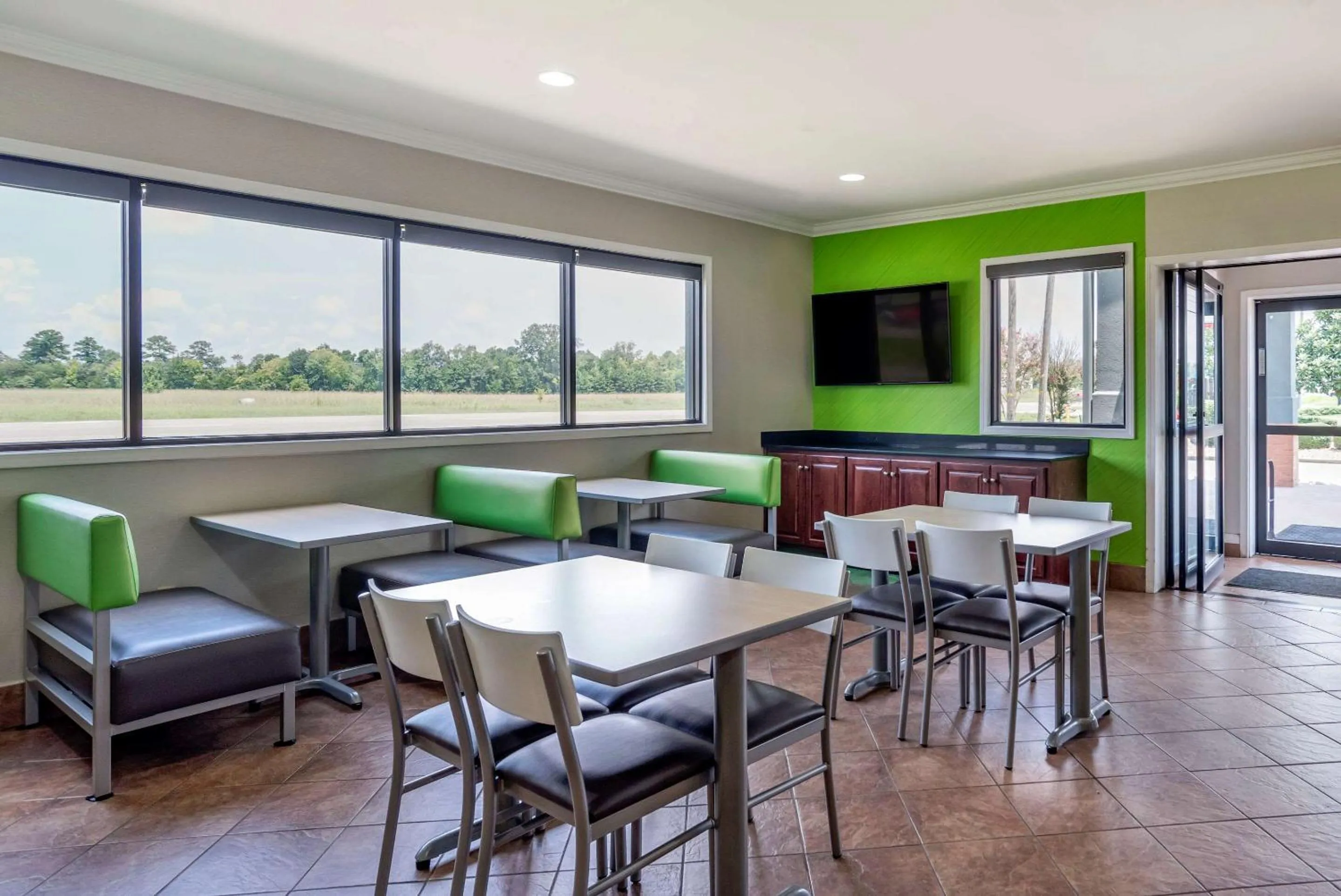 Restaurant/places to eat in Quality Inn & Suites Demopolis