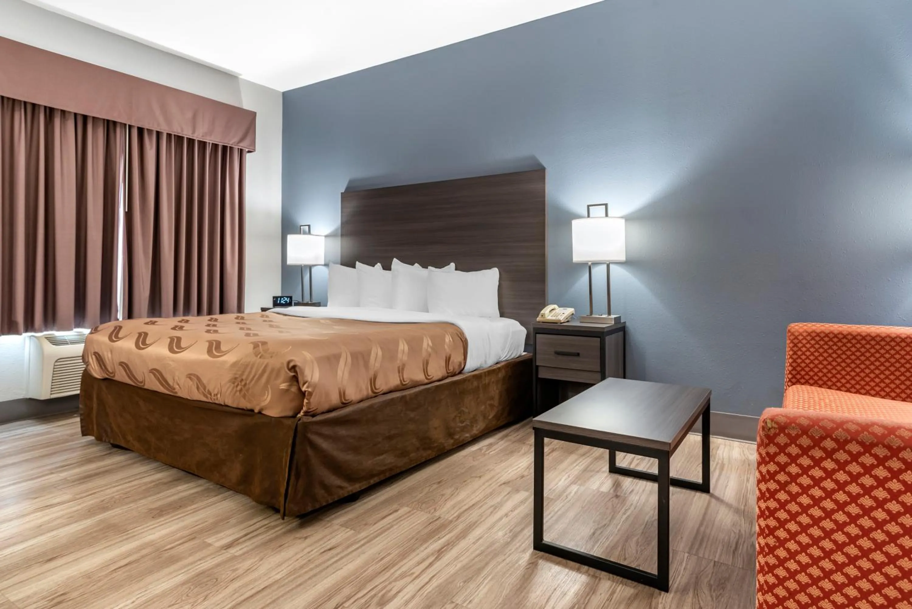 Bedroom, Bed in Quality Inn & Suites Demopolis