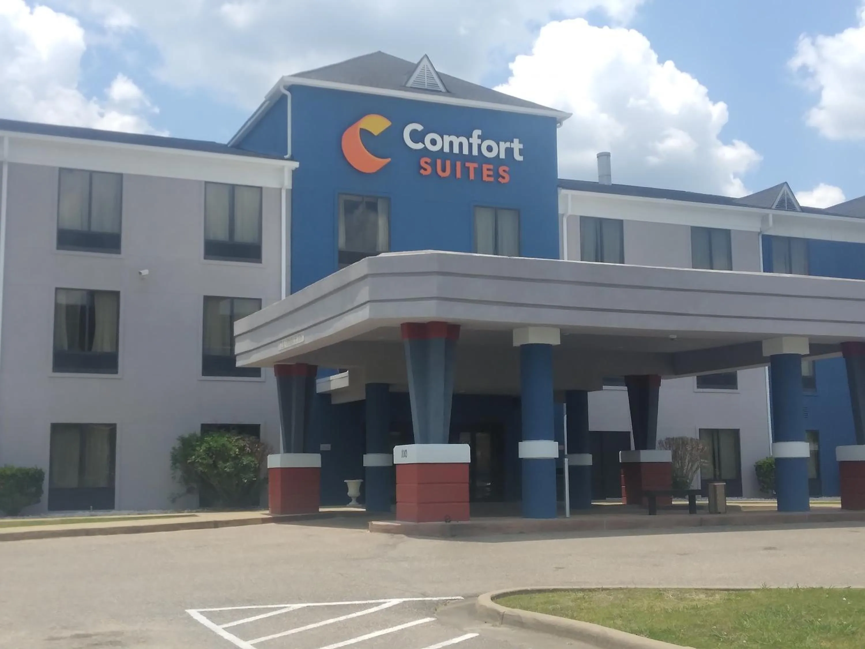 Property building in Comfort Suites Airport South
