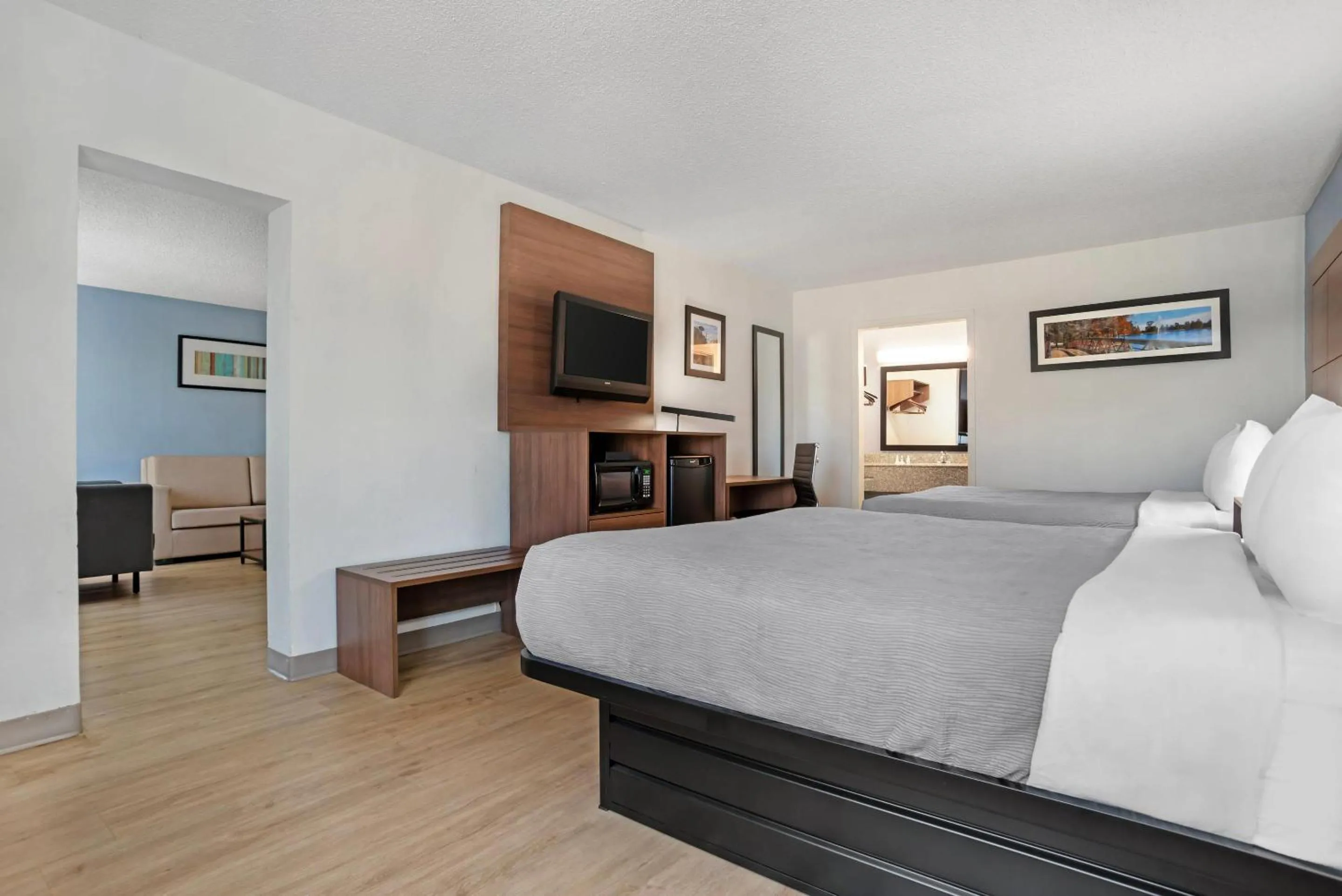 Bedroom, Bed in Quality Inn & Suites near Lake Eufaula