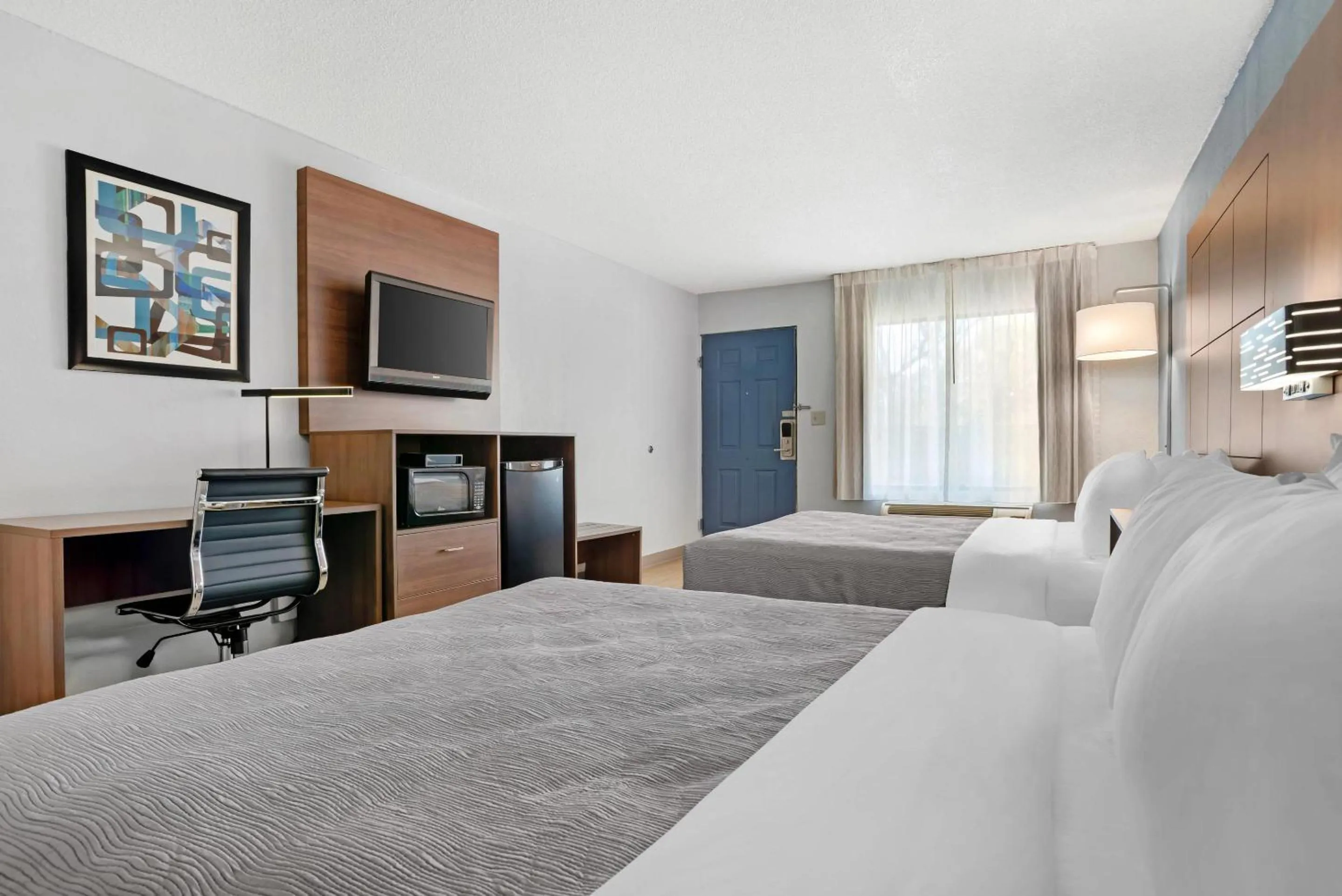 Bedroom, Bed in Quality Inn & Suites near Lake Eufaula