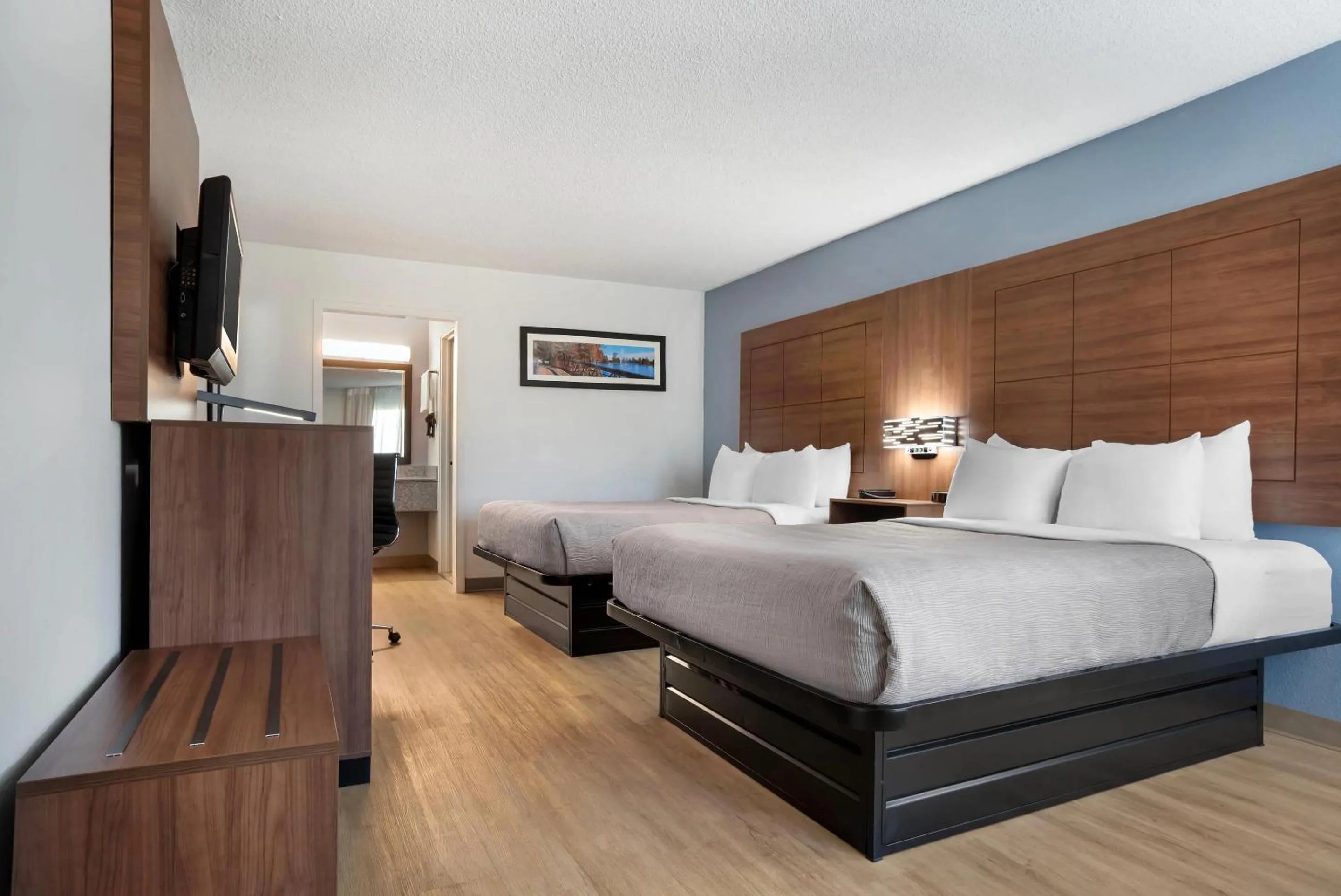 Bedroom, Bed in Quality Inn & Suites near Lake Eufaula