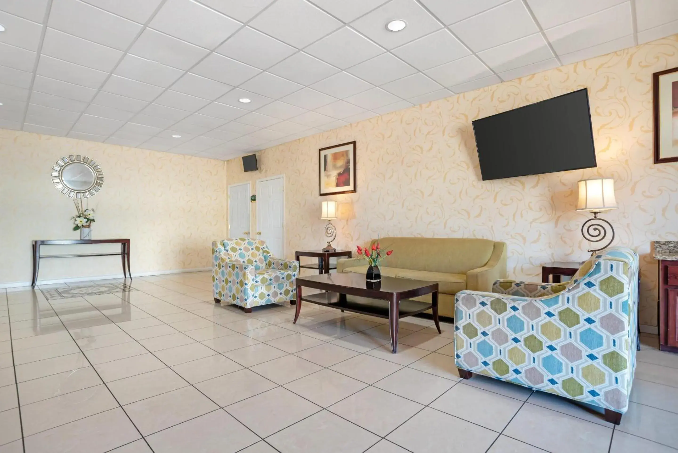 Lobby or reception in Quality Inn & Suites near Lake Eufaula Lobby or reception in Quality Inn & Suites near Lake Eufaula