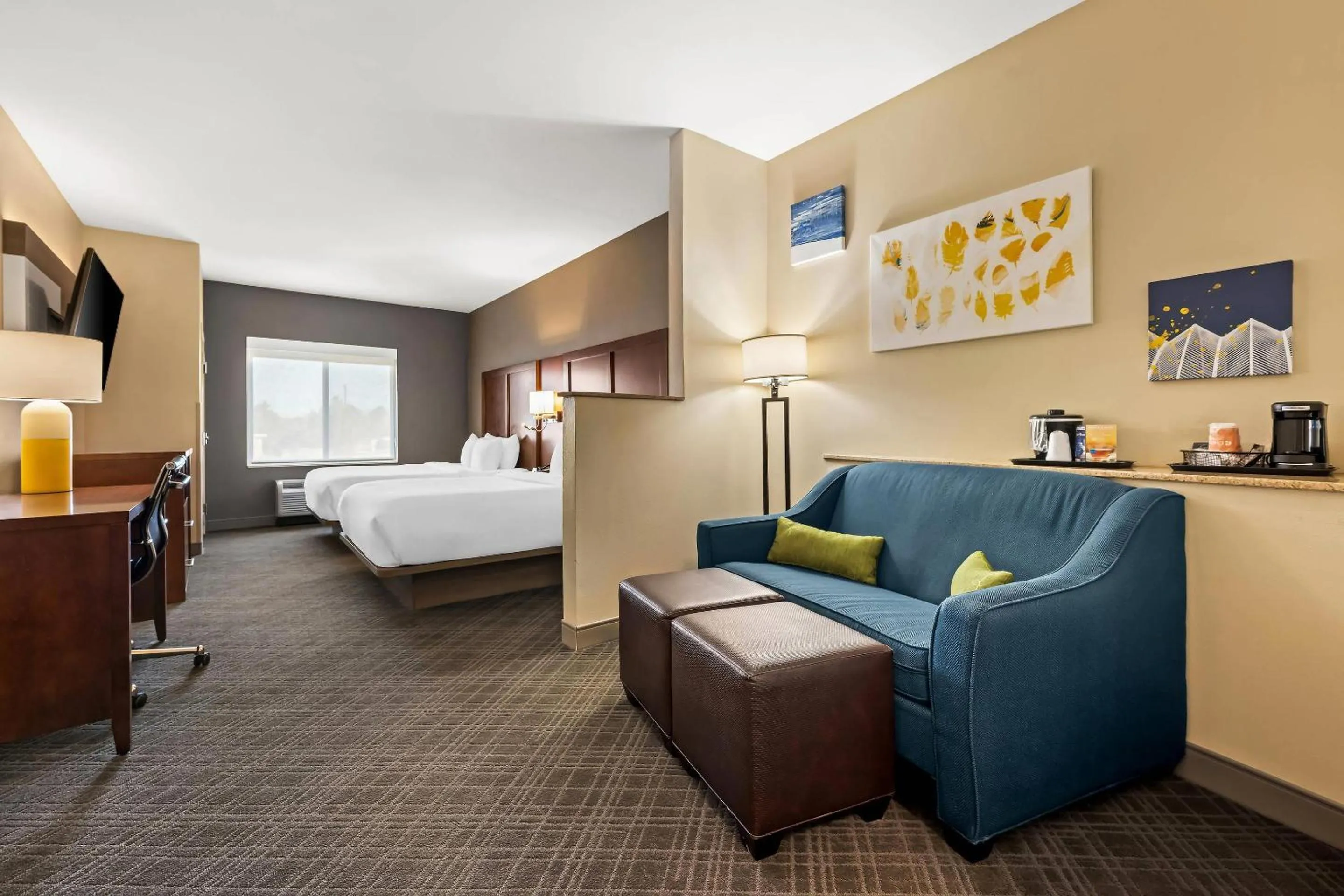 Bedroom, Bed in Comfort Suites Cullman I-65 Exit 310