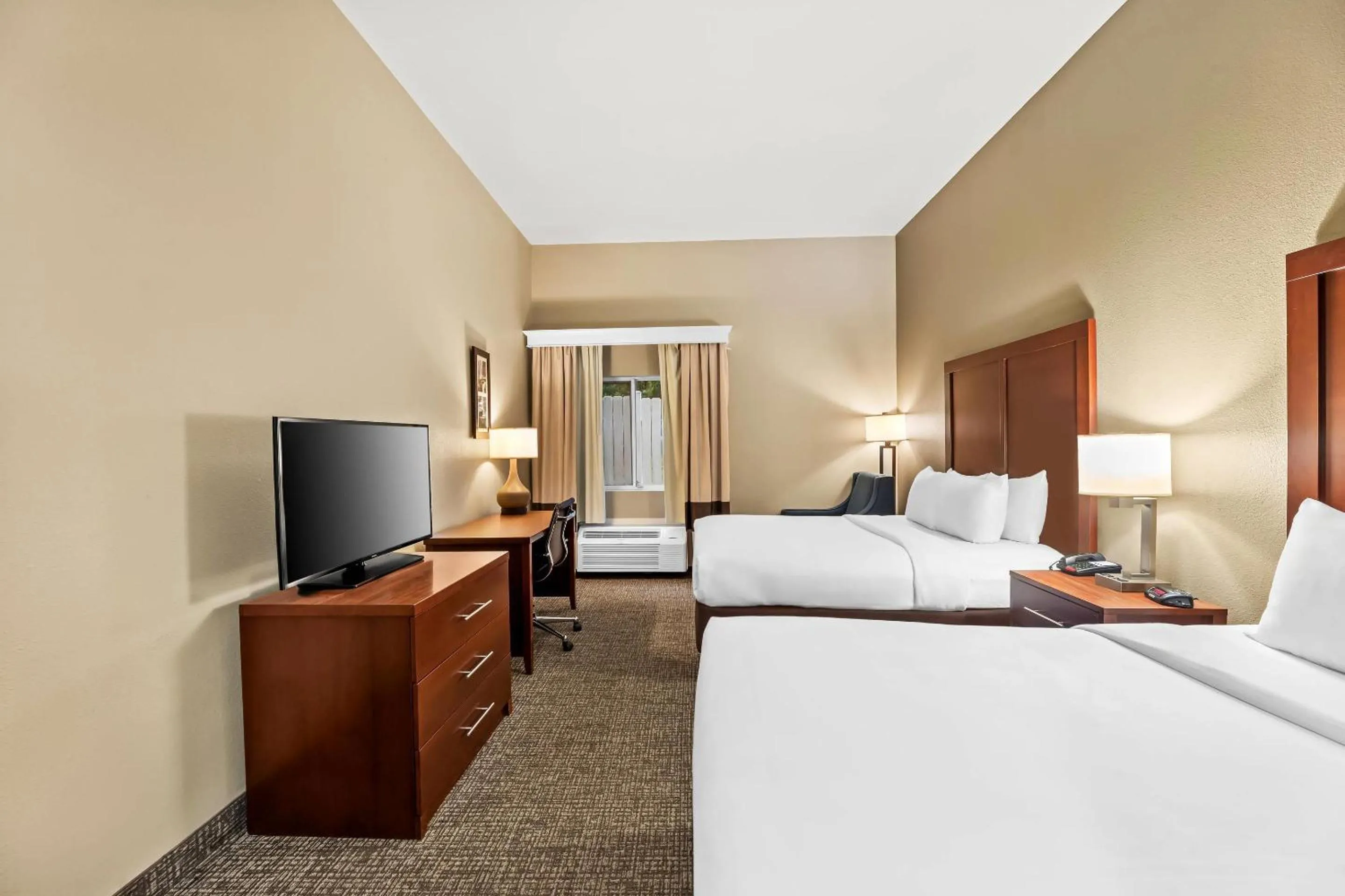 Bedroom in Comfort Inn & Suites Tuscumbia-Muscle Shoals