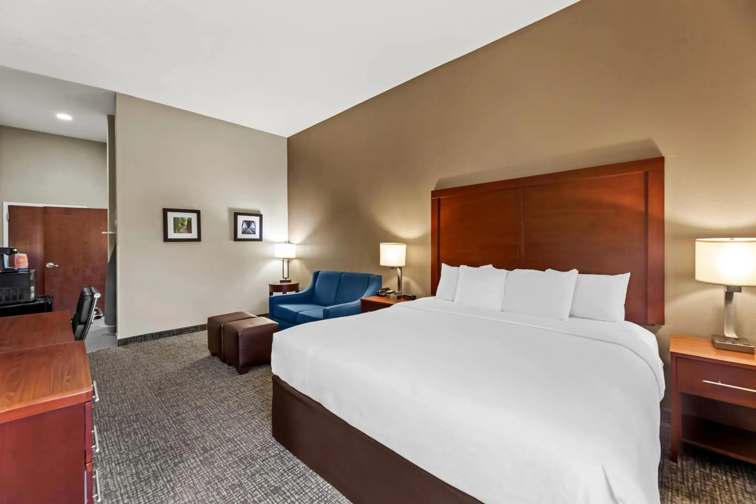 Bedroom in Comfort Inn & Suites Tuscumbia-Muscle Shoals