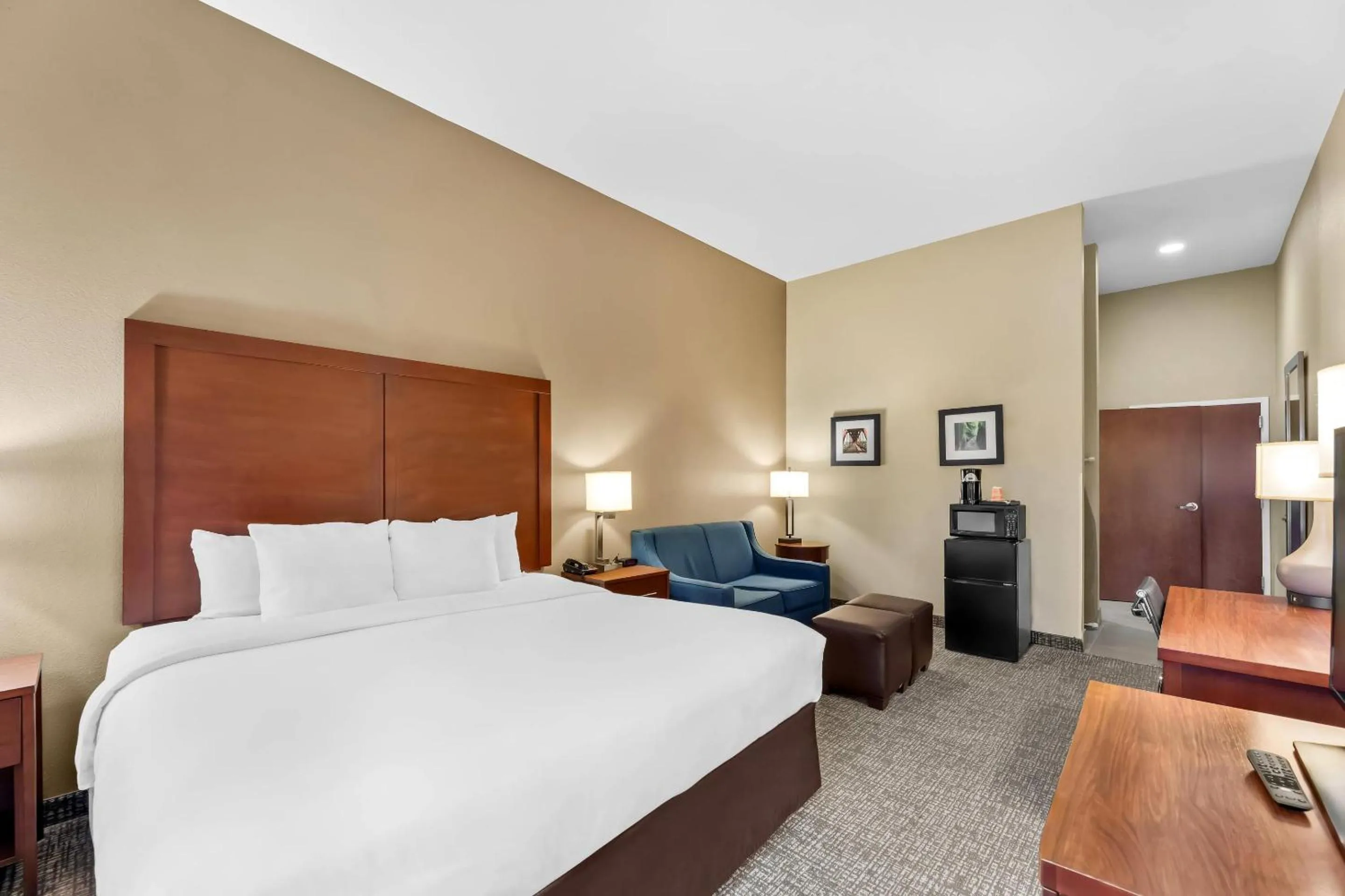 Bedroom, Bed in Comfort Inn & Suites Tuscumbia-Muscle Shoals