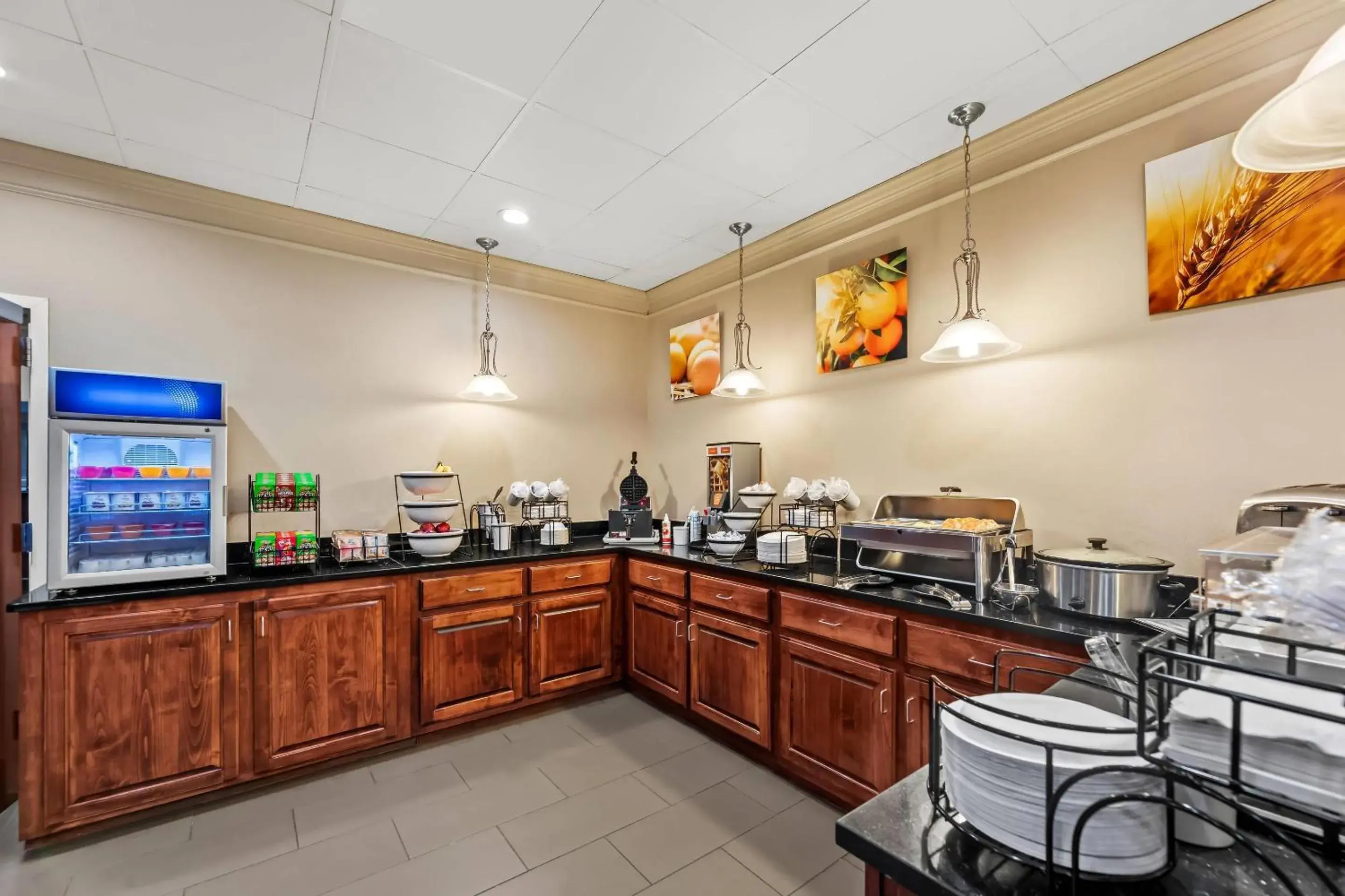 Breakfast in Comfort Inn & Suites Tuscumbia-Muscle Shoals Breakfast in Comfort Inn & Suites Tuscumbia-Muscle Shoals