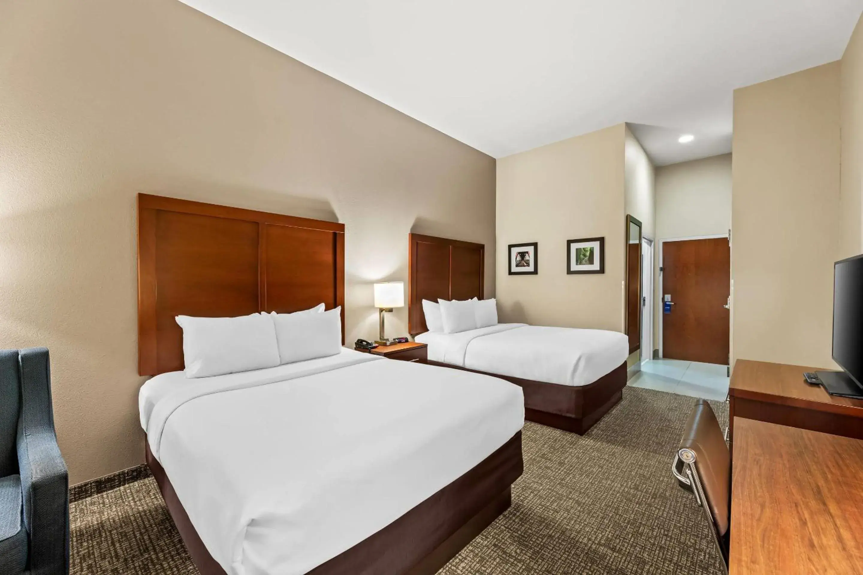 Bedroom in Comfort Inn & Suites Tuscumbia-Muscle Shoals Bedroom in Comfort Inn & Suites Tuscumbia-Muscle Shoals