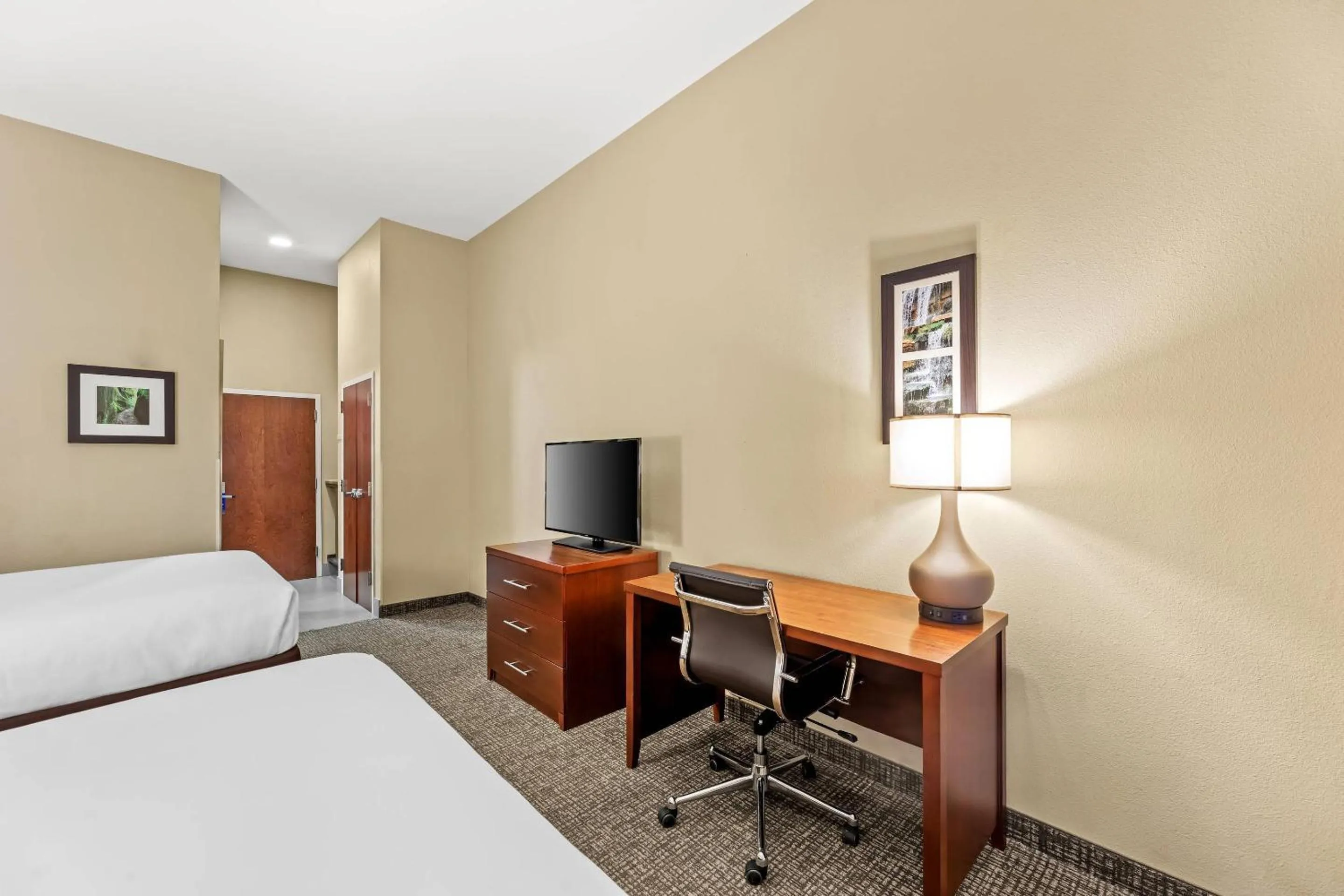 Bedroom in Comfort Inn & Suites Tuscumbia-Muscle Shoals