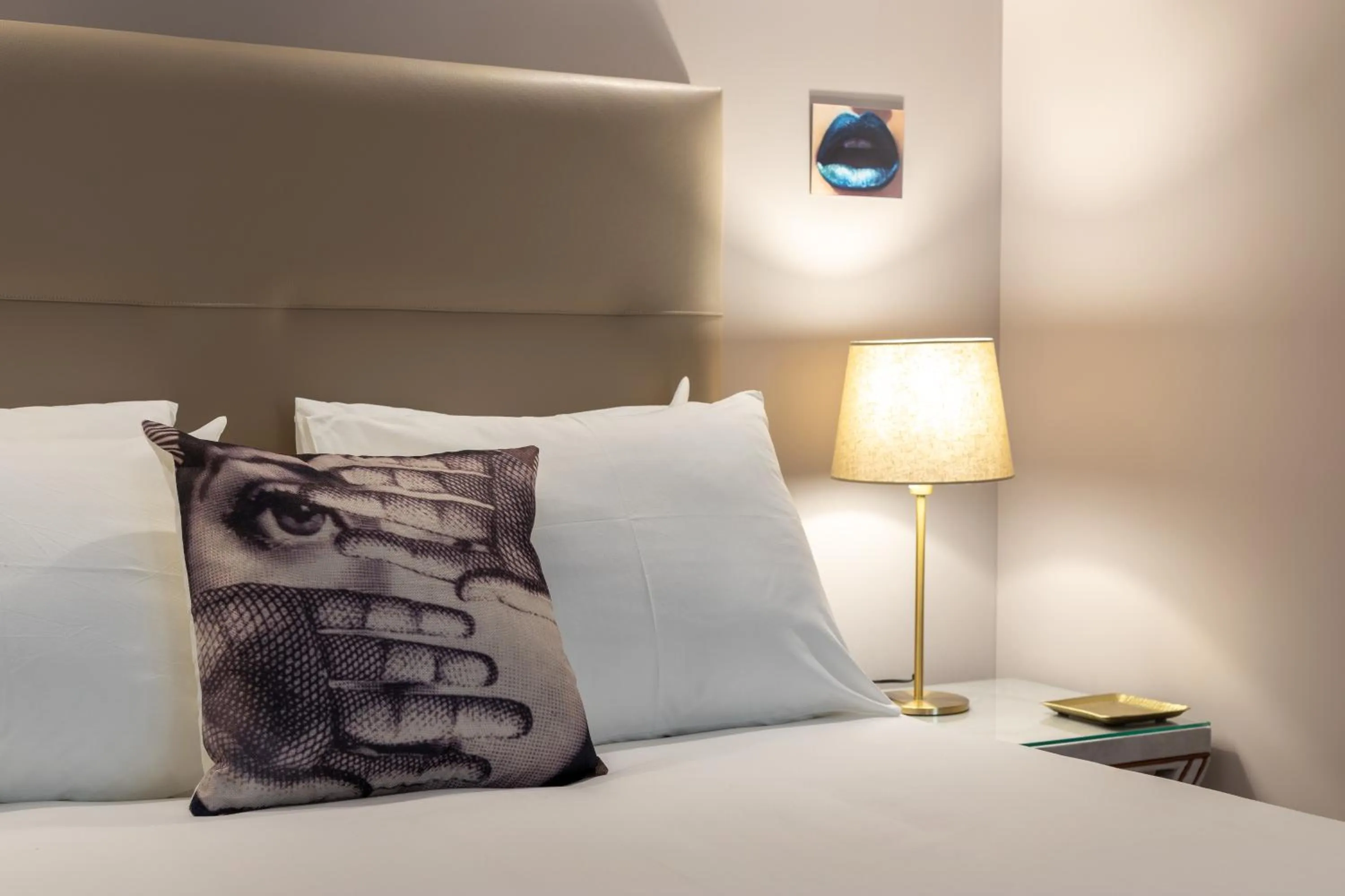 Bed in Geo Studios Santa Catarina