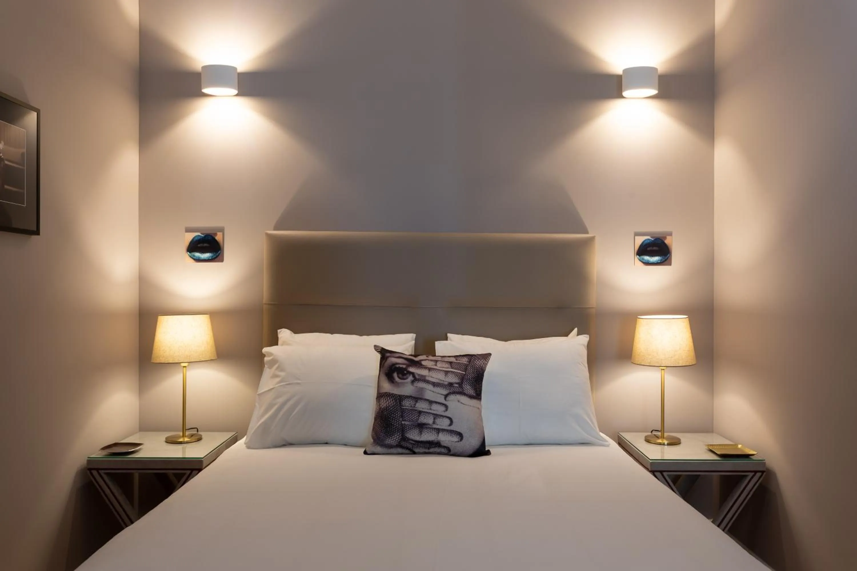 Bed in Geo Studios Santa Catarina