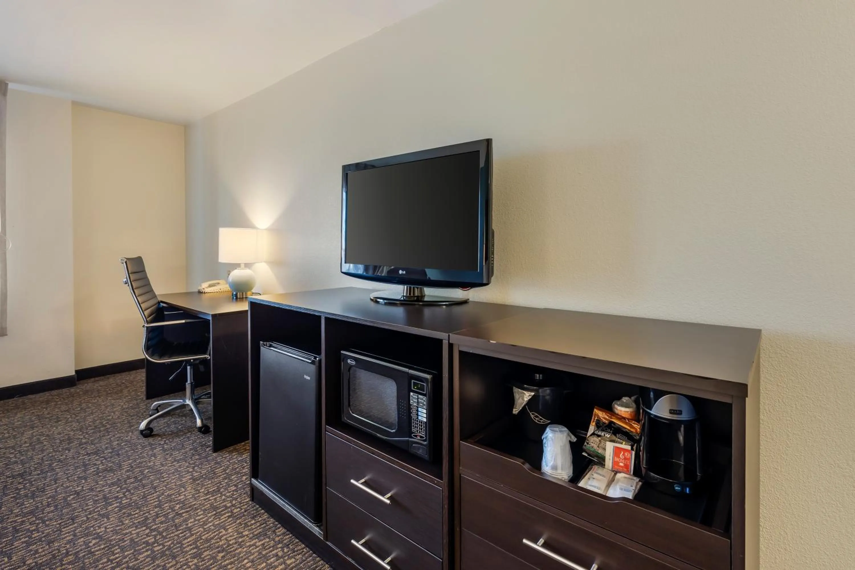 Bedroom in Sleep Inn & Suites Huntsville near US Space & Rocket Center