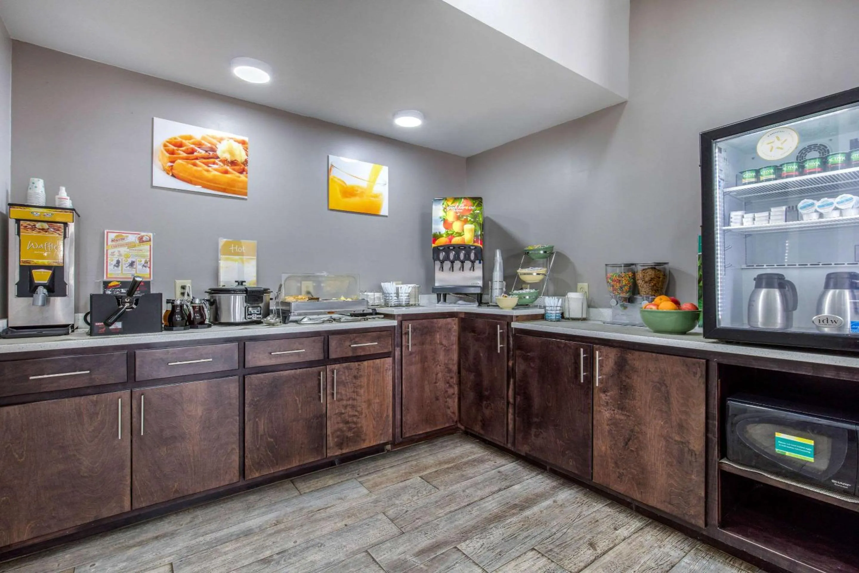 Restaurant/places to eat in Quality Inn Athens I-65 - Huntsville Area West