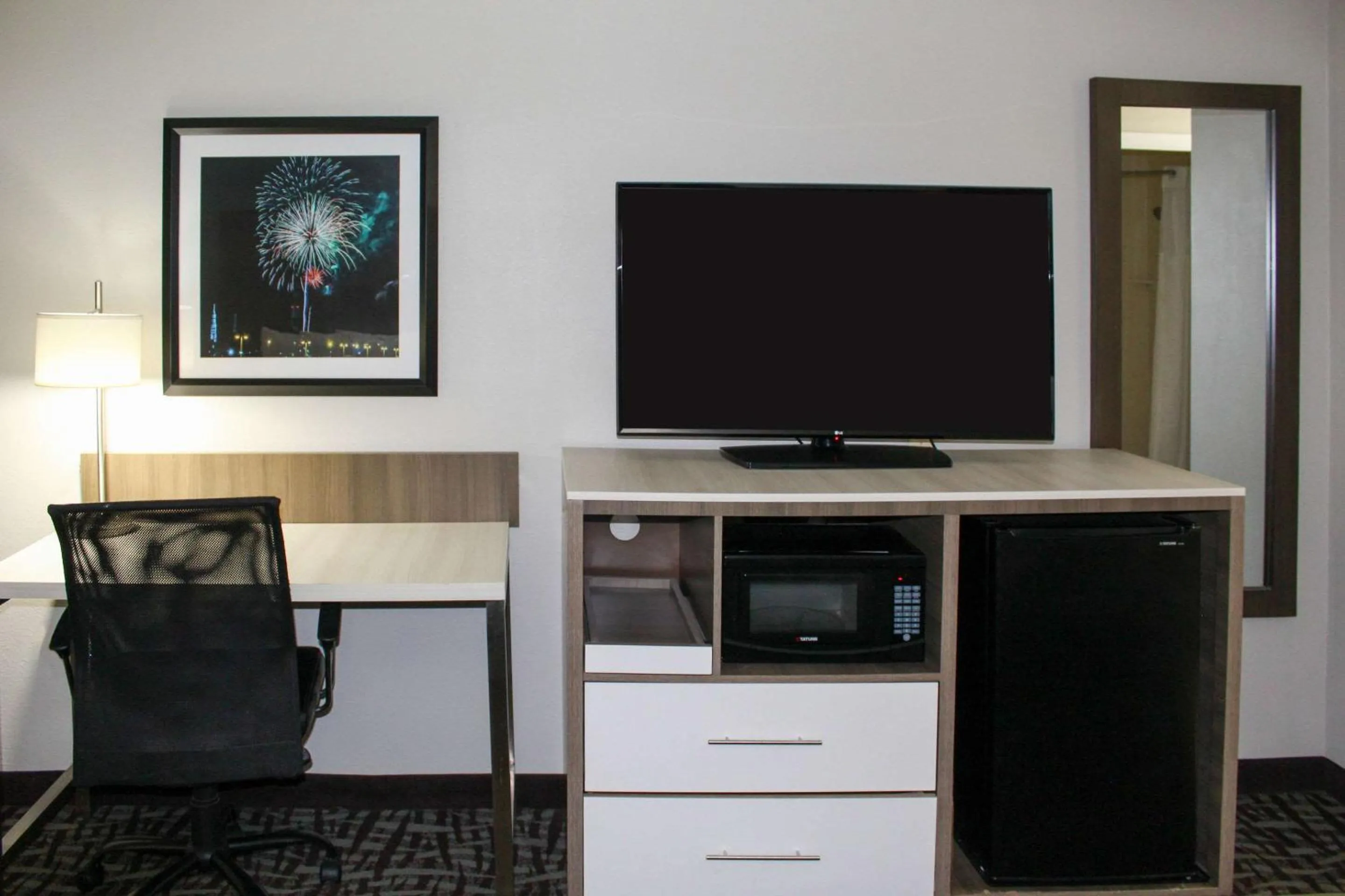 Photo of the whole room in Quality Inn Athens I-65 - Huntsville Area West