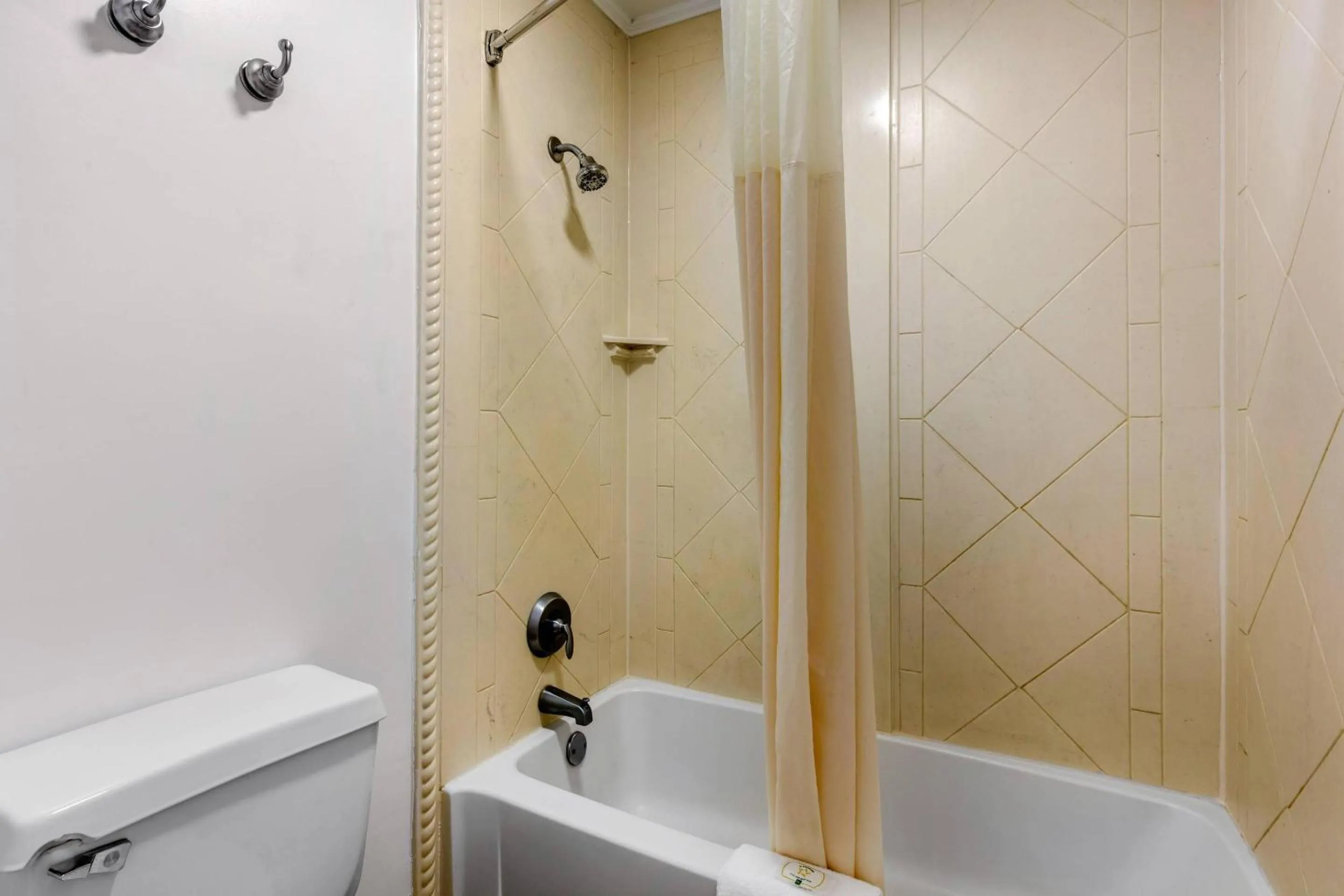 Bedroom in Quality Inn Athens I-65 - Huntsville Area West