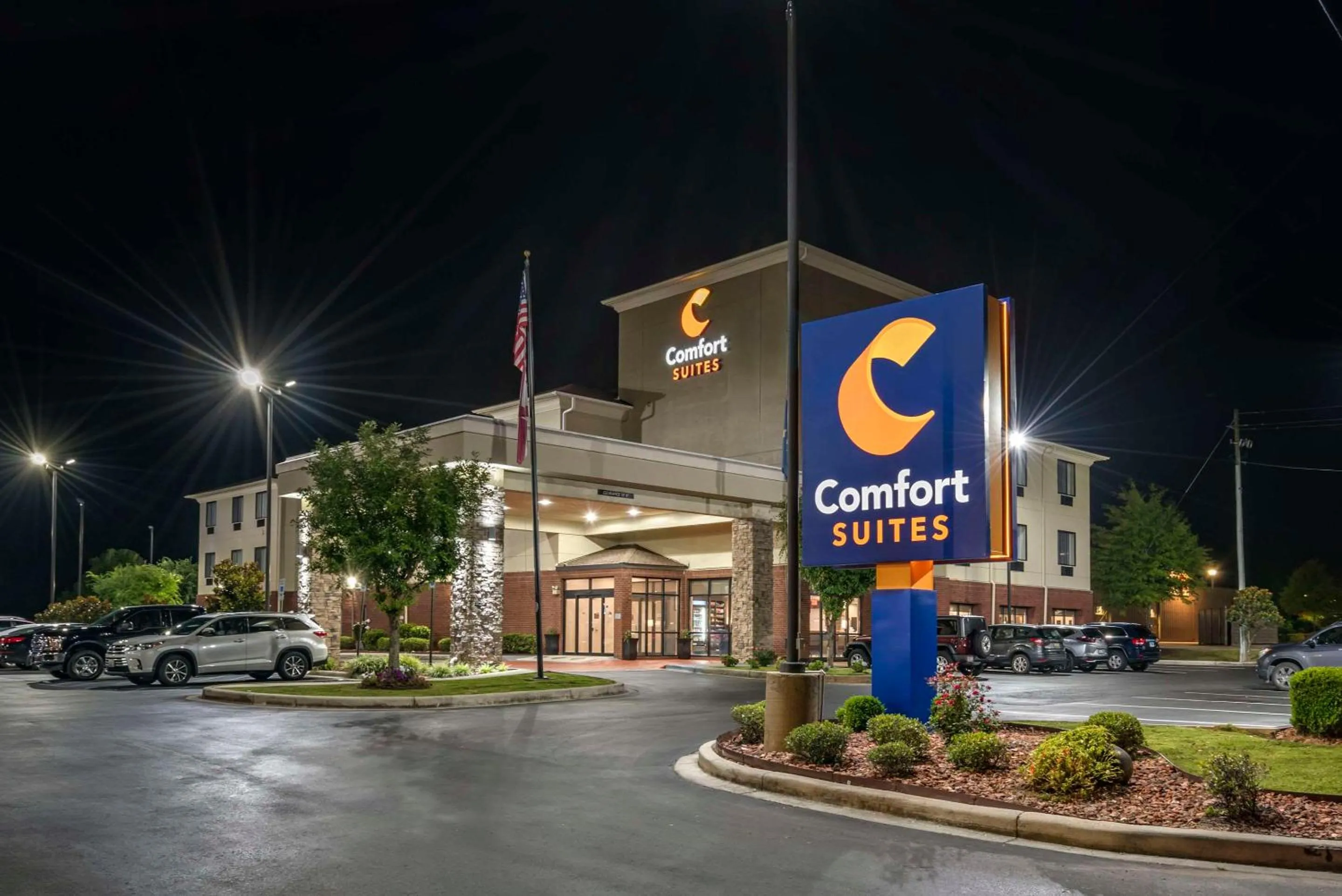 Property building in Comfort Suites Pell City near Logan Martin Lake