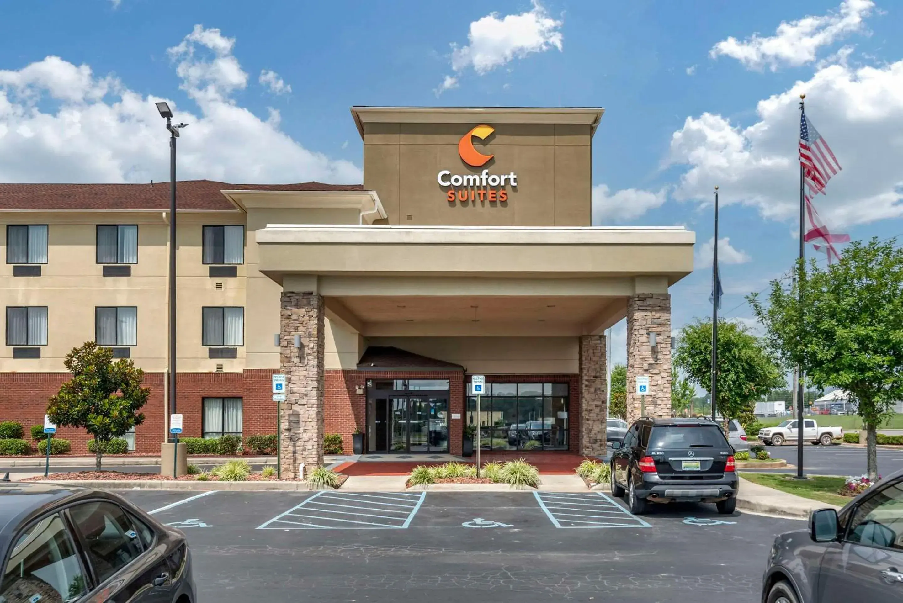Property building in Comfort Suites Pell City I-20 exit 158 Property building in Comfort Suites Pell City I-20 exit 158