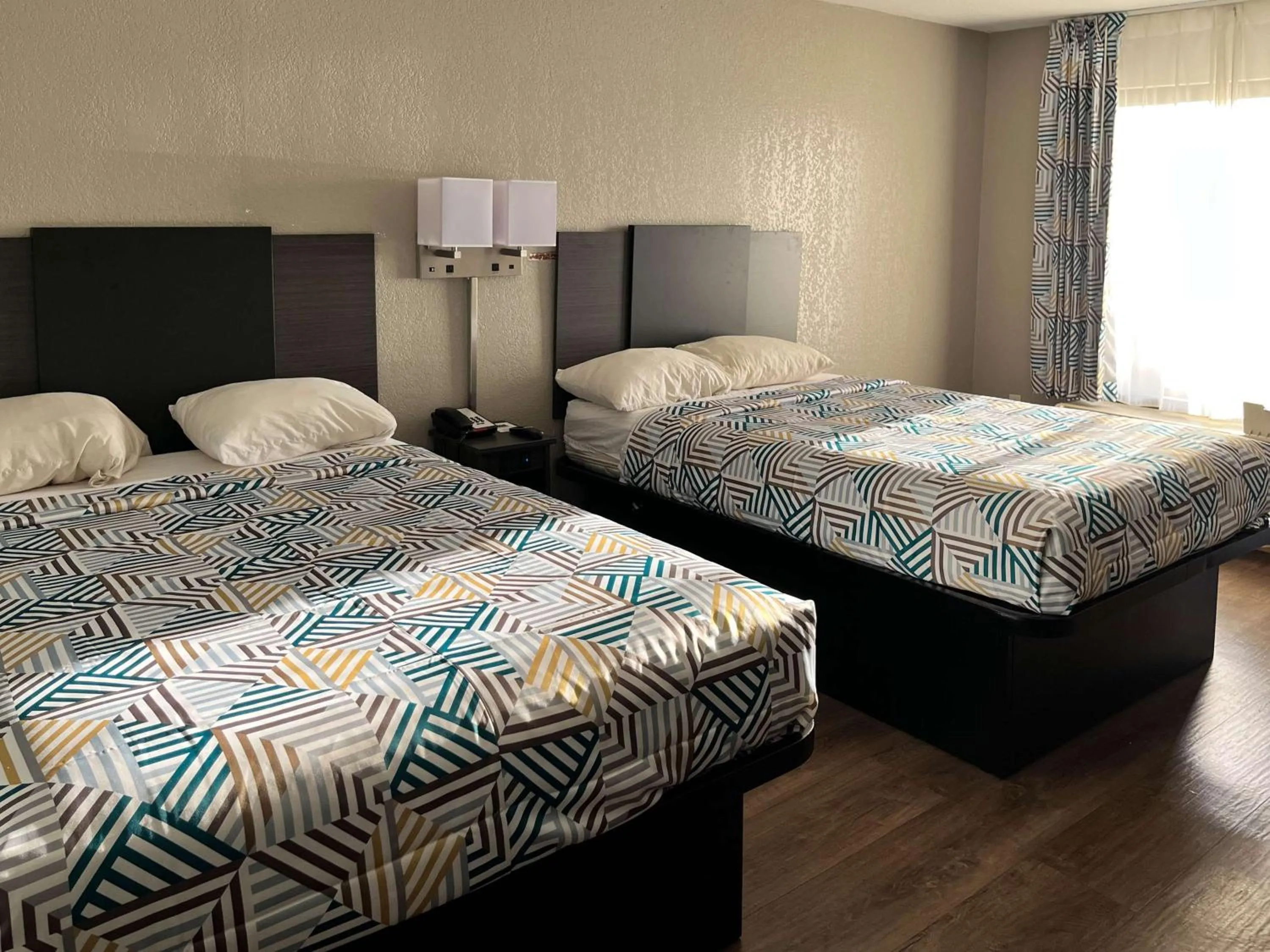 Bedroom, Bed in Motel 6 Montgomery, AL - Eastern Blvd.