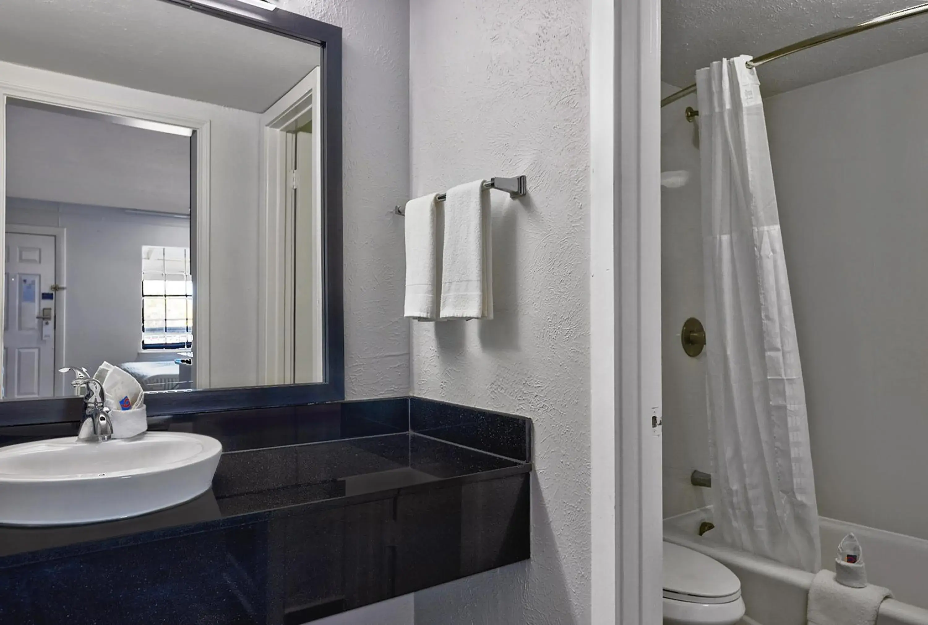 Double Room - Smoking in Motel 6 Montgomery, AL - Eastern Blvd. Double Room - Smoking in Motel 6 Montgomery, AL - Eastern Blvd.