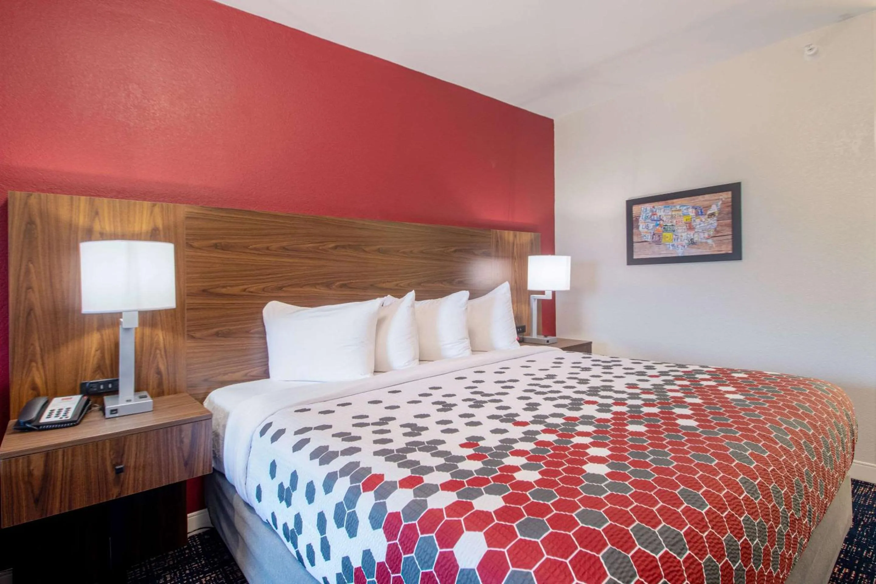 Bedroom, Bed in Econo Lodge Inn & Suites Foley-North Gulf Shores