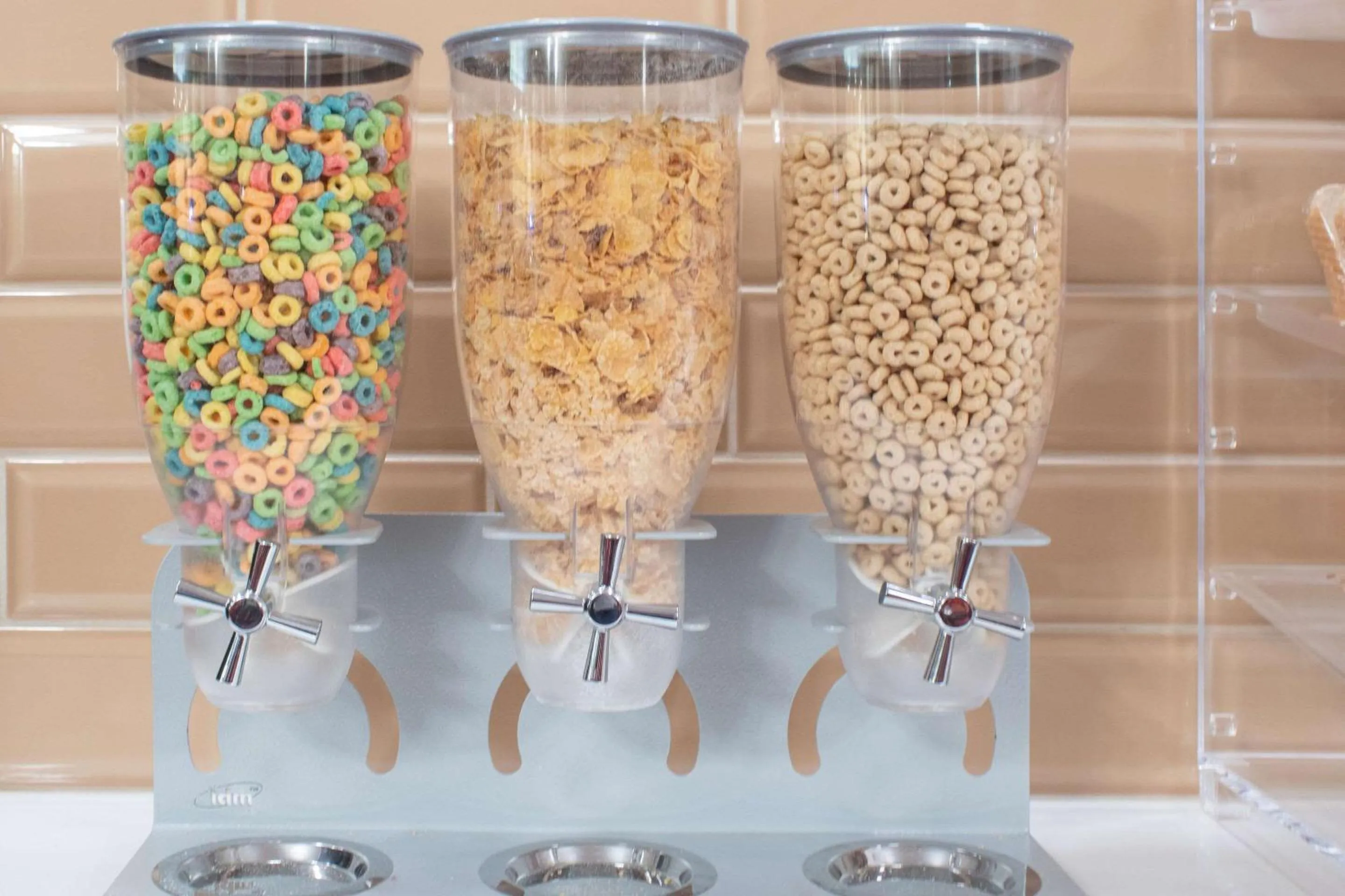 Breakfast in Econo Lodge Inn & Suites Foley-North Gulf Shores