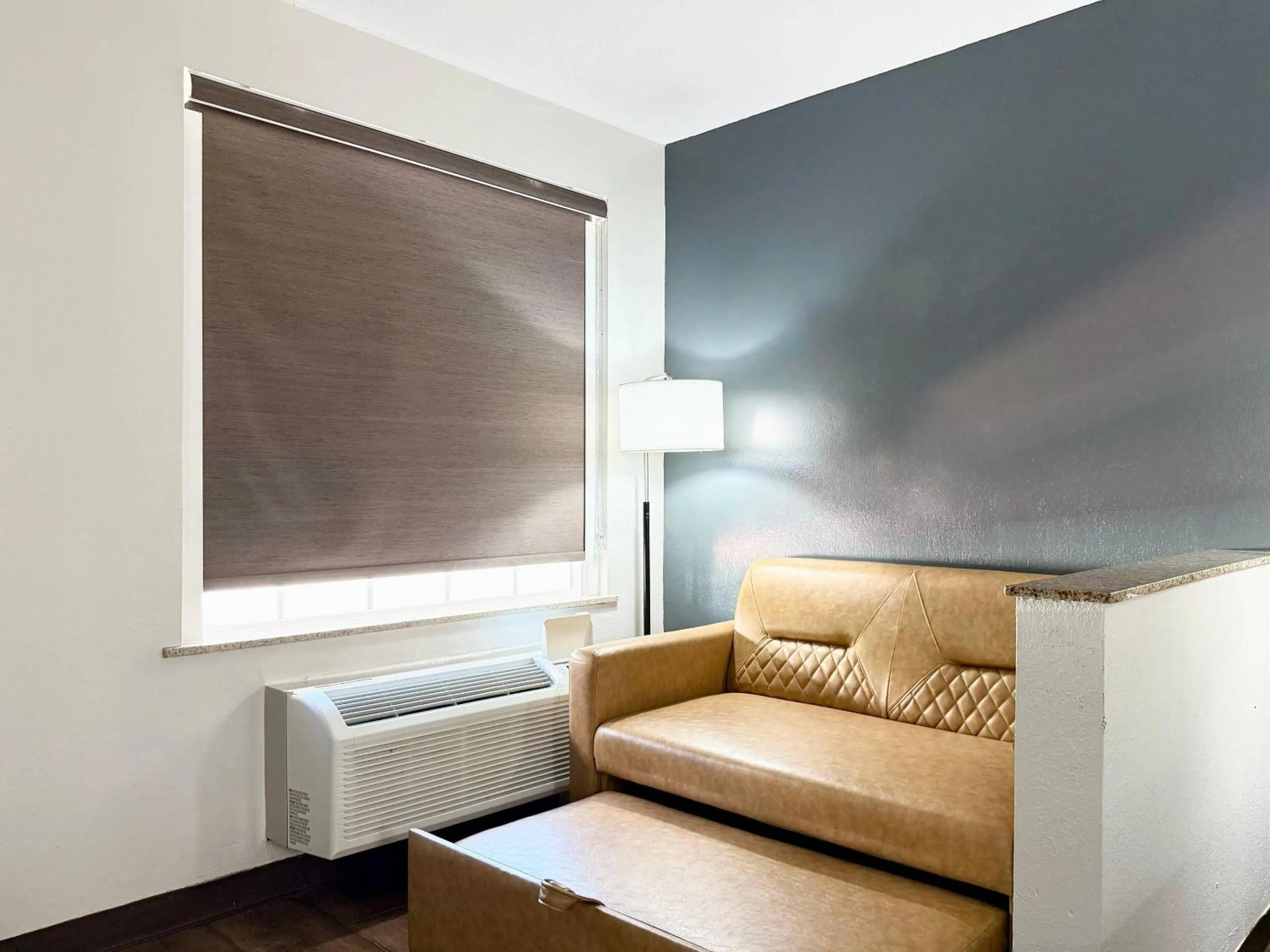 Bedroom in Quality Inn & Suites Greenville I-65