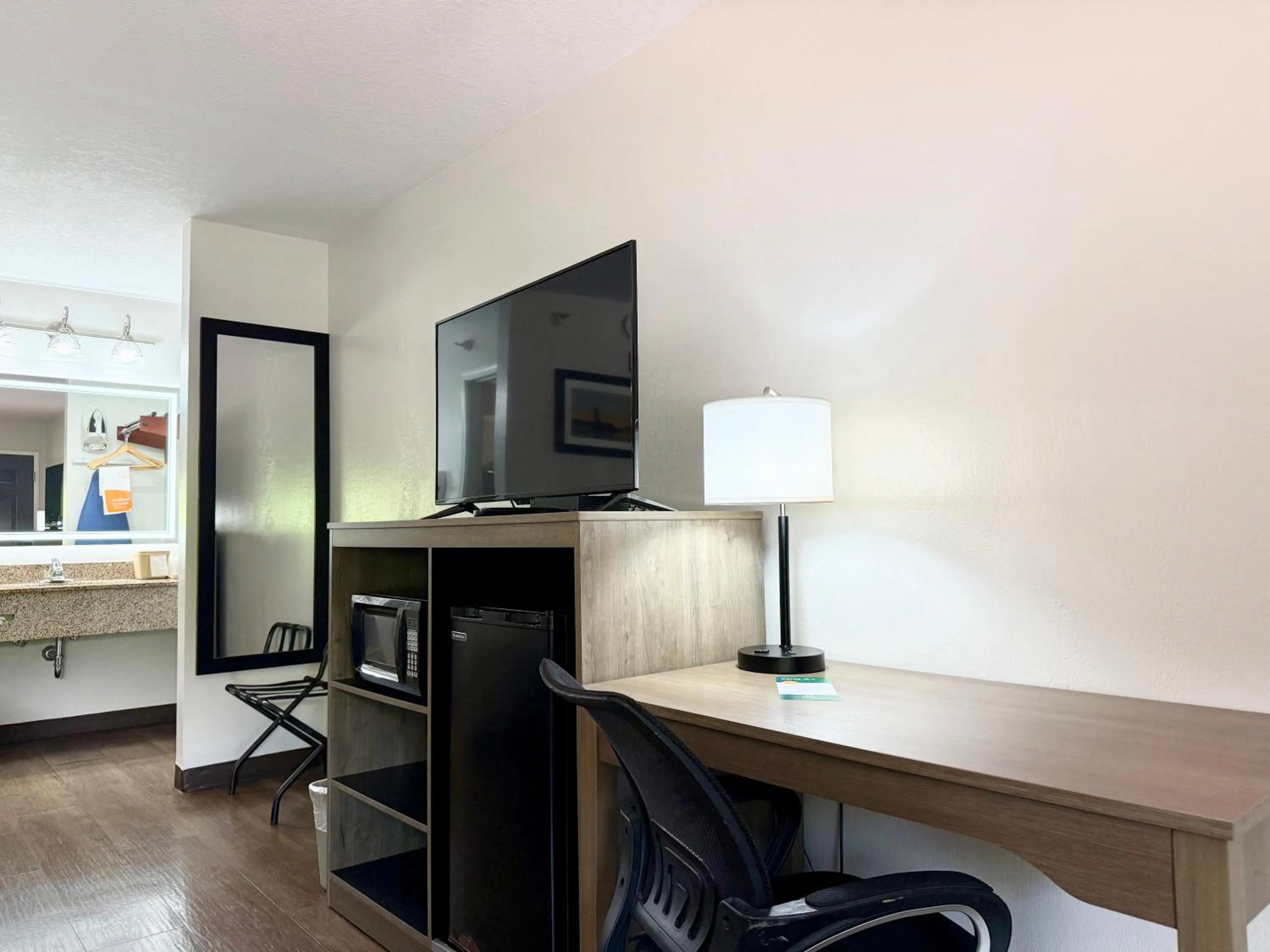 Quality Inn & Suites Greenville I-65