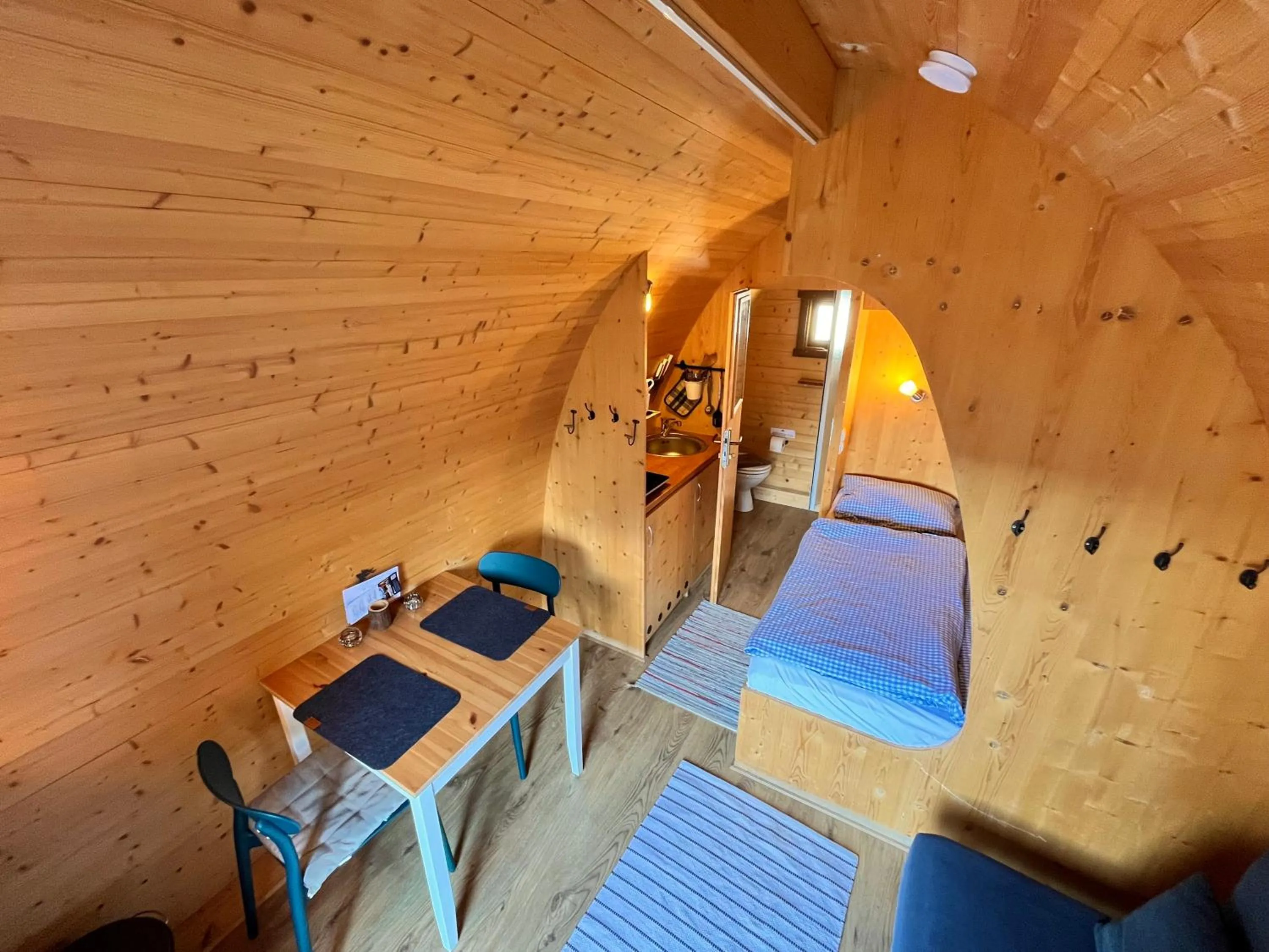 Photo of the whole room, Bed in Hüttendorf Fränkische Schweiz