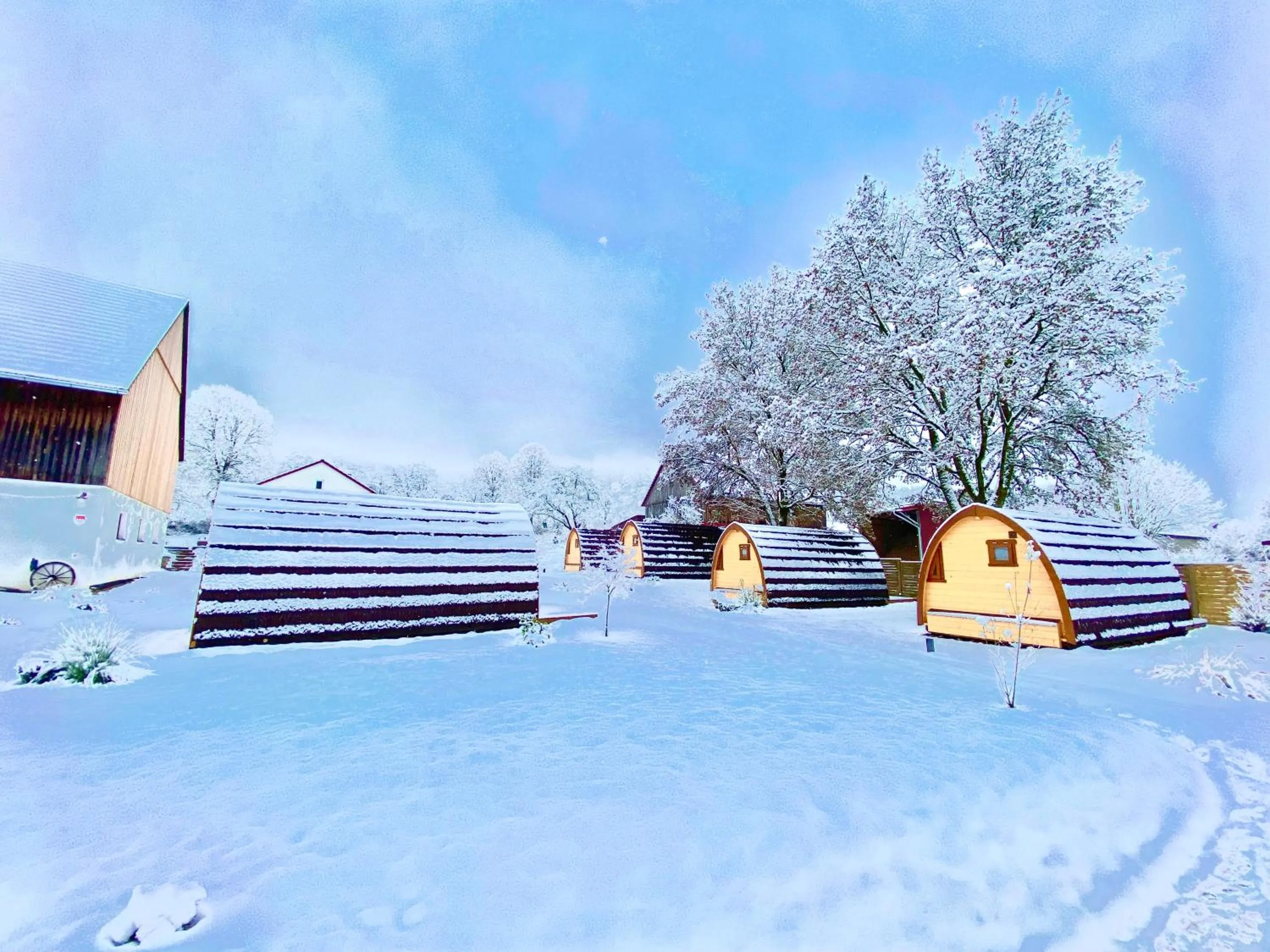 Winter in Hüttendorf Fränkische Schweiz