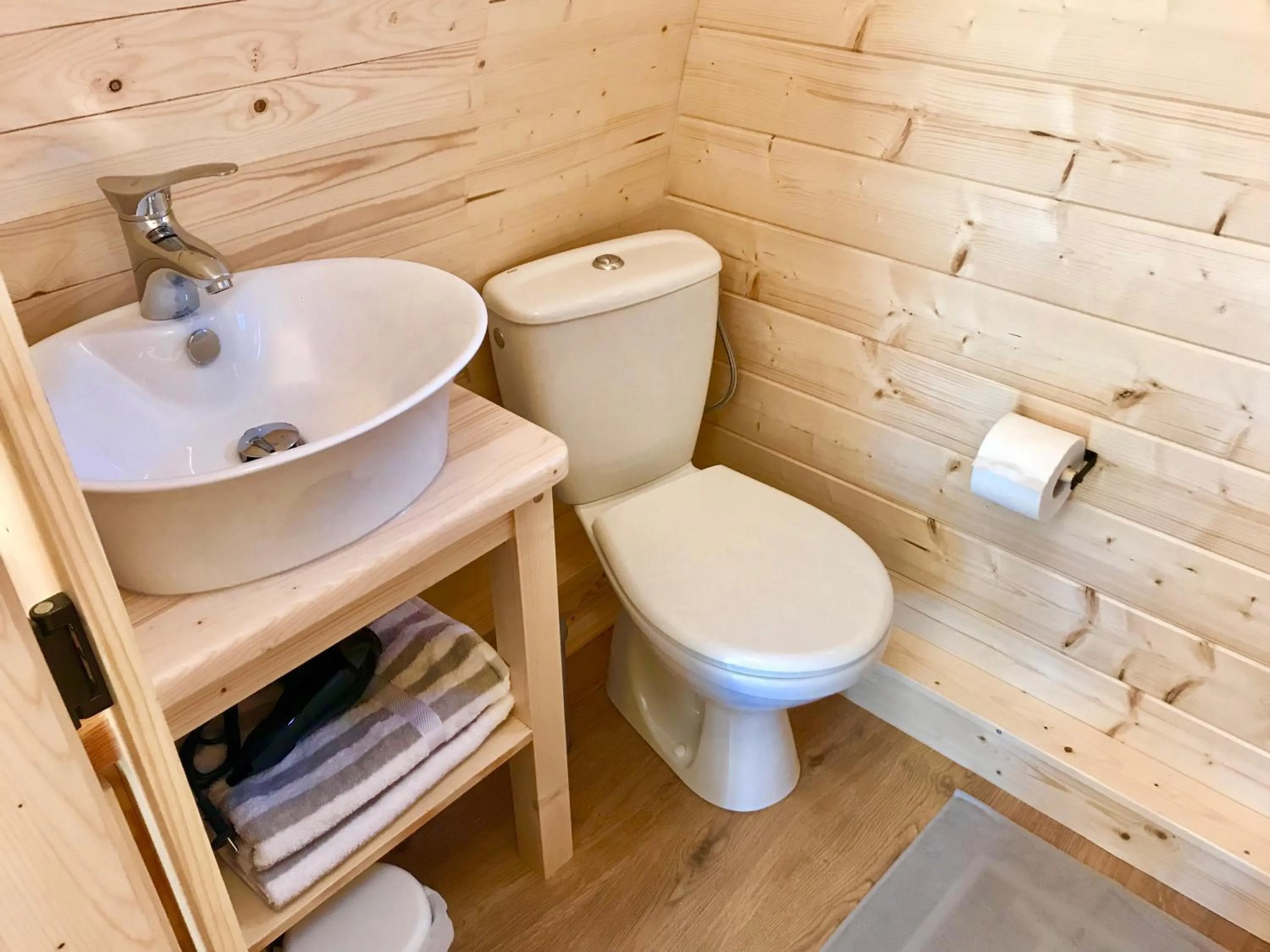 Toilet in Hüttendorf Fränkische Schweiz