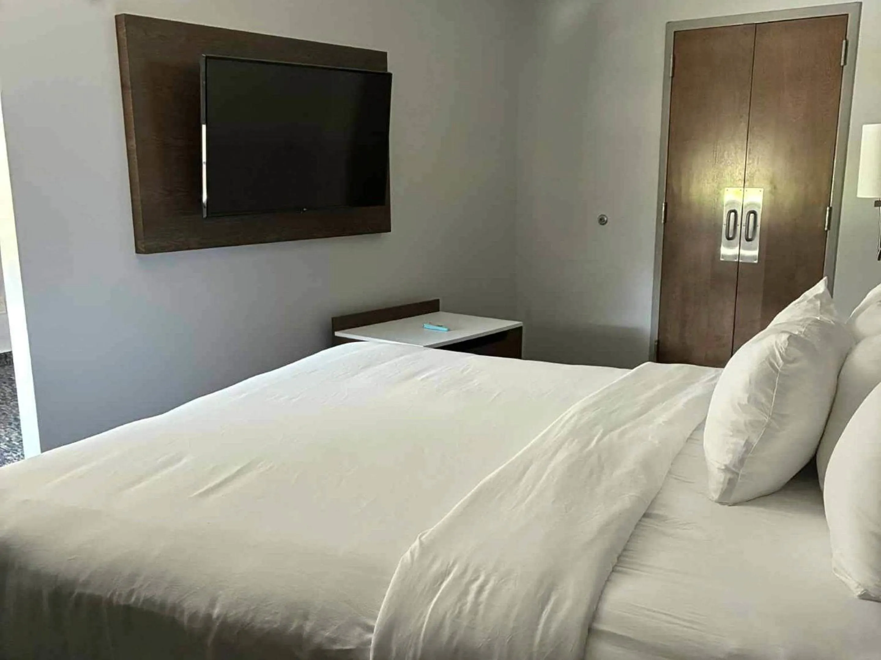 Bedroom, Bed in Comfort Inn & Suites Near Lake Guntersville