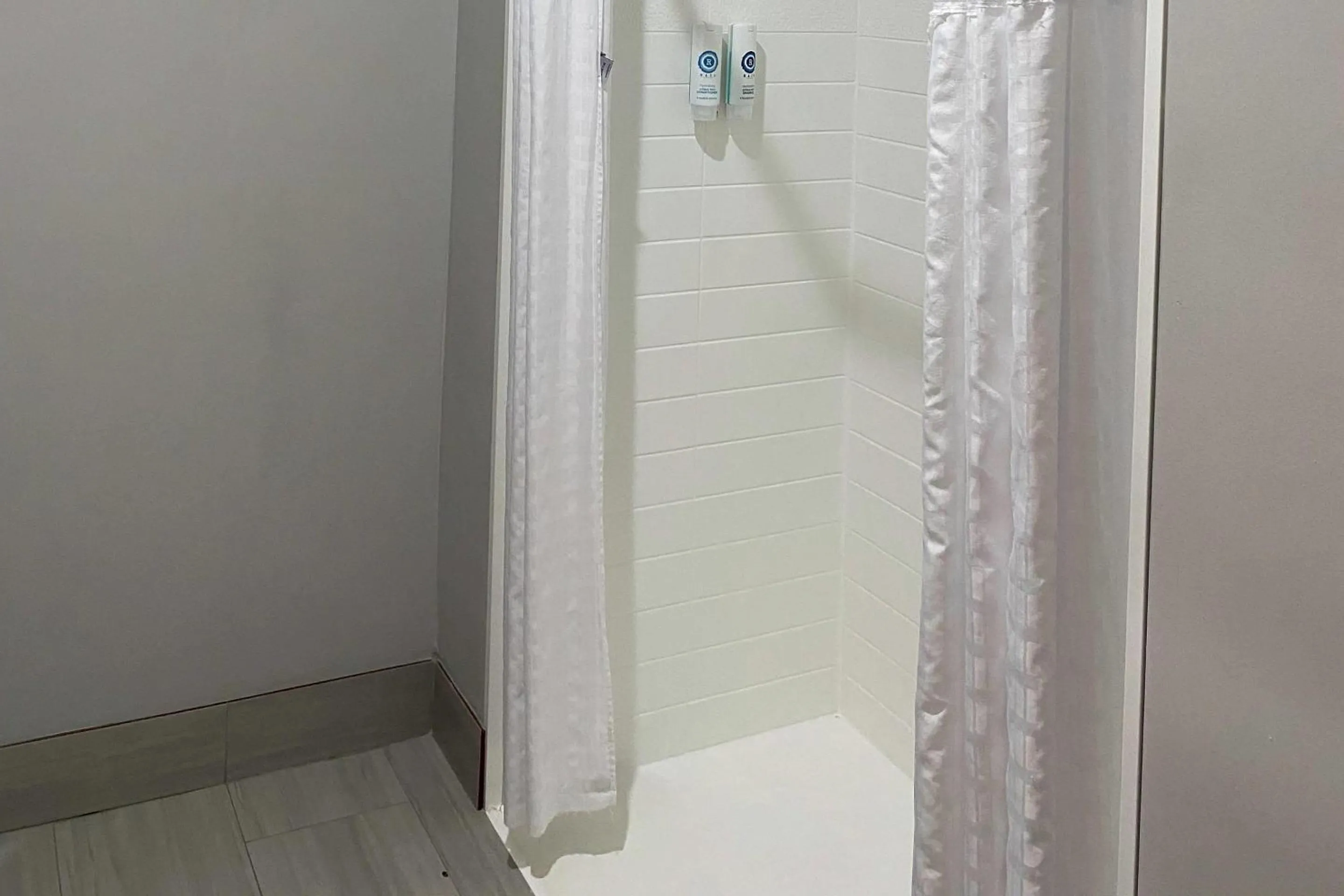 Bedroom in Comfort Inn & Suites Near Lake Guntersville