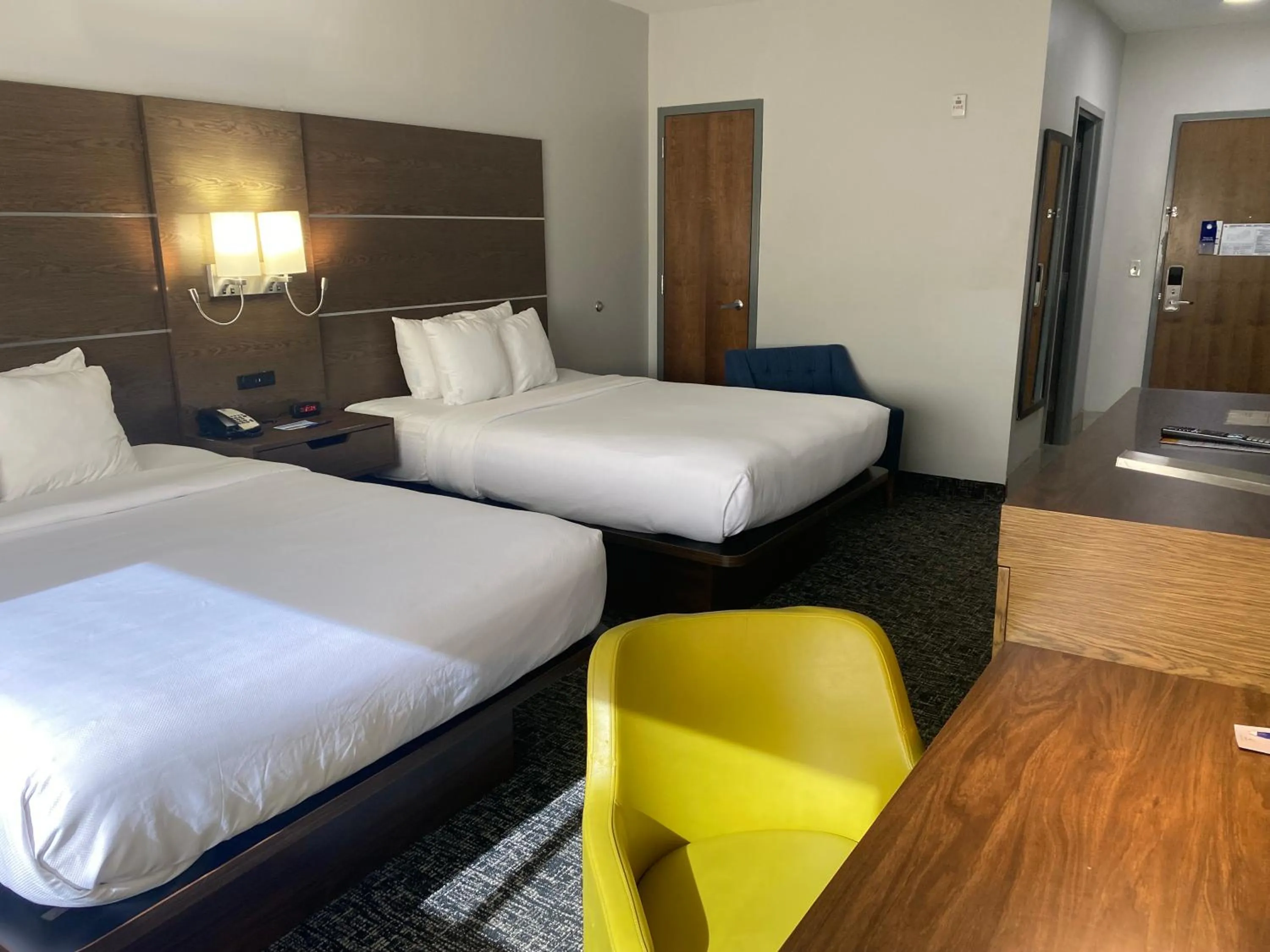Bedroom, Bed in Comfort Inn & Suites Near Lake Guntersville