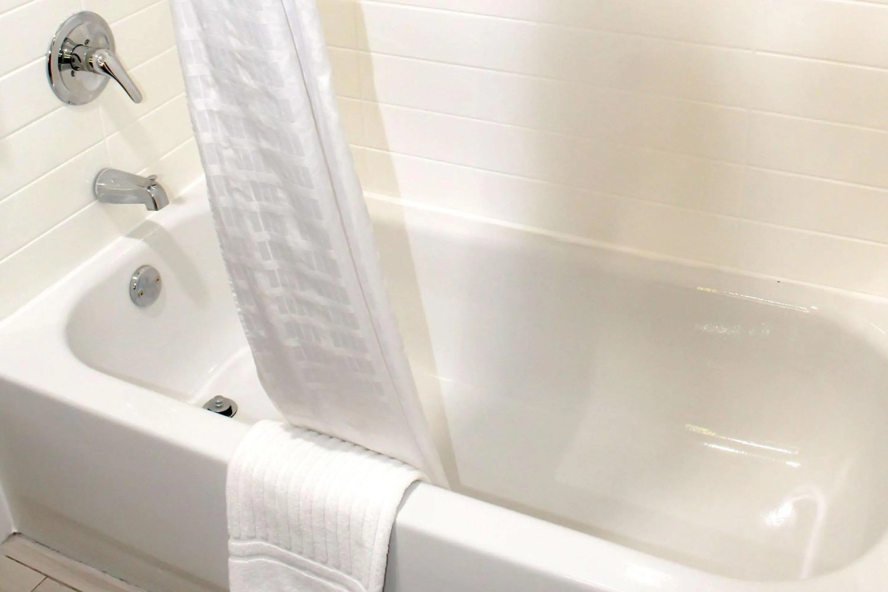 Bathroom in Comfort Inn & Suites Near Lake Guntersville