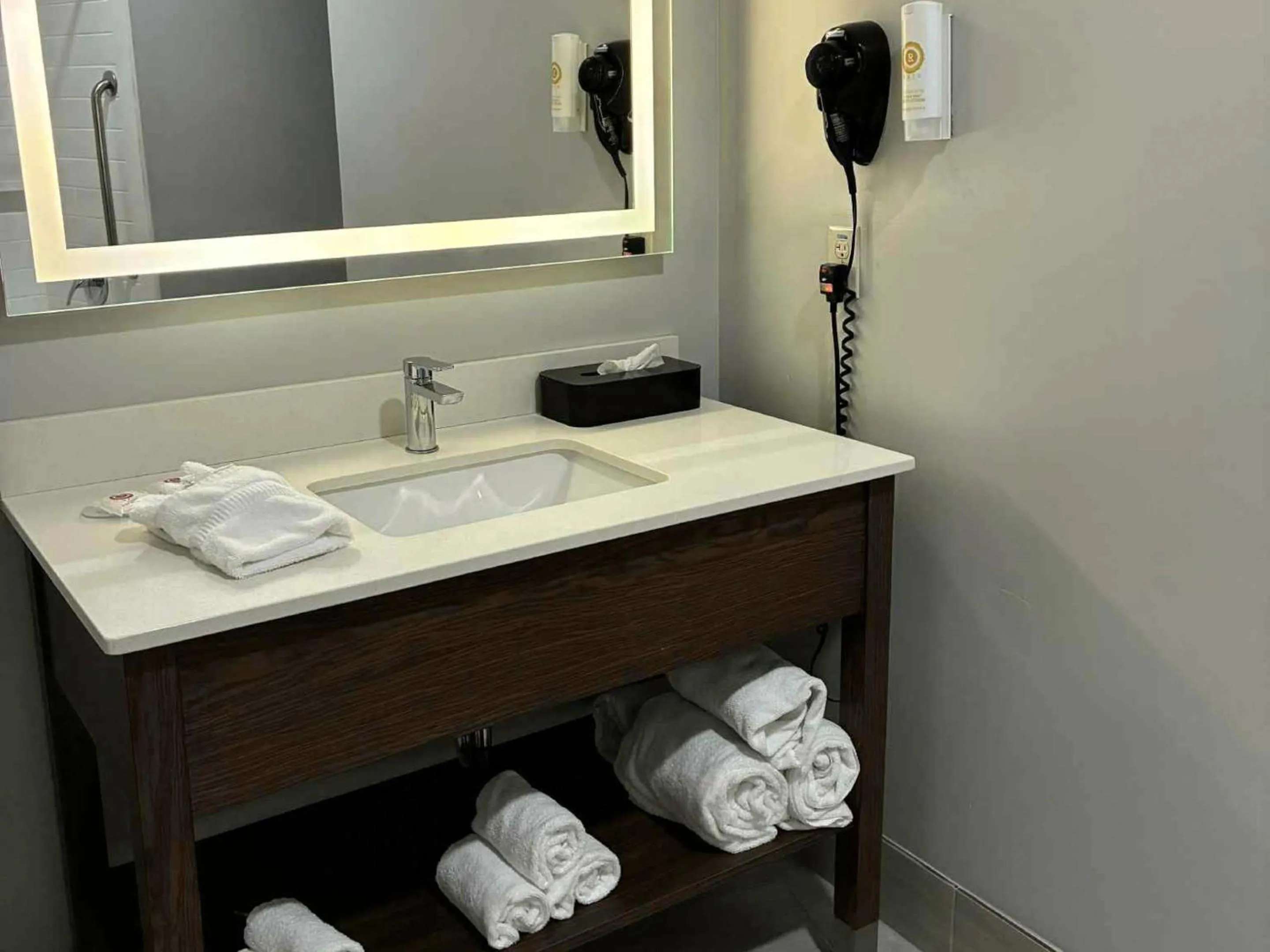 Bedroom in Comfort Inn & Suites Near Lake Guntersville