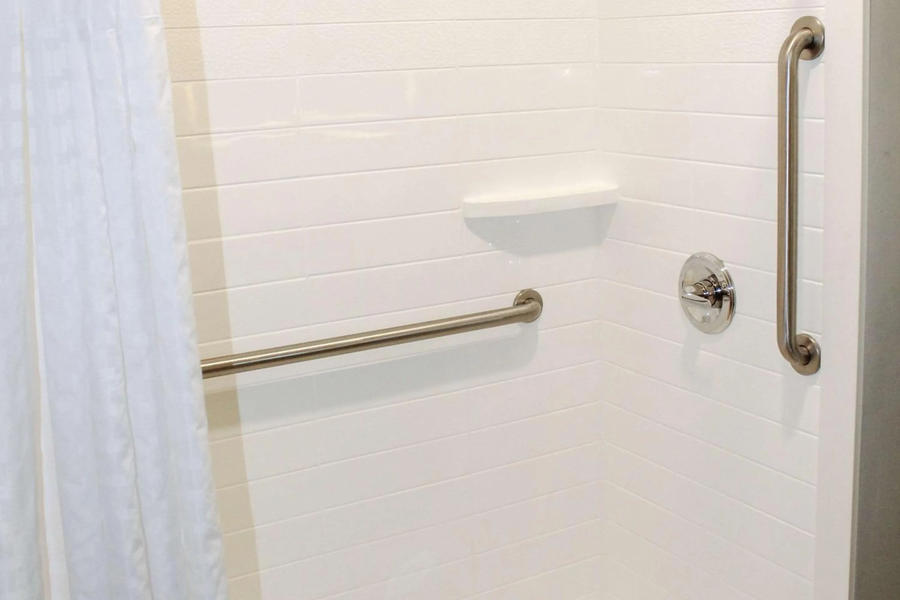 Bedroom in Comfort Inn & Suites Near Lake Guntersville