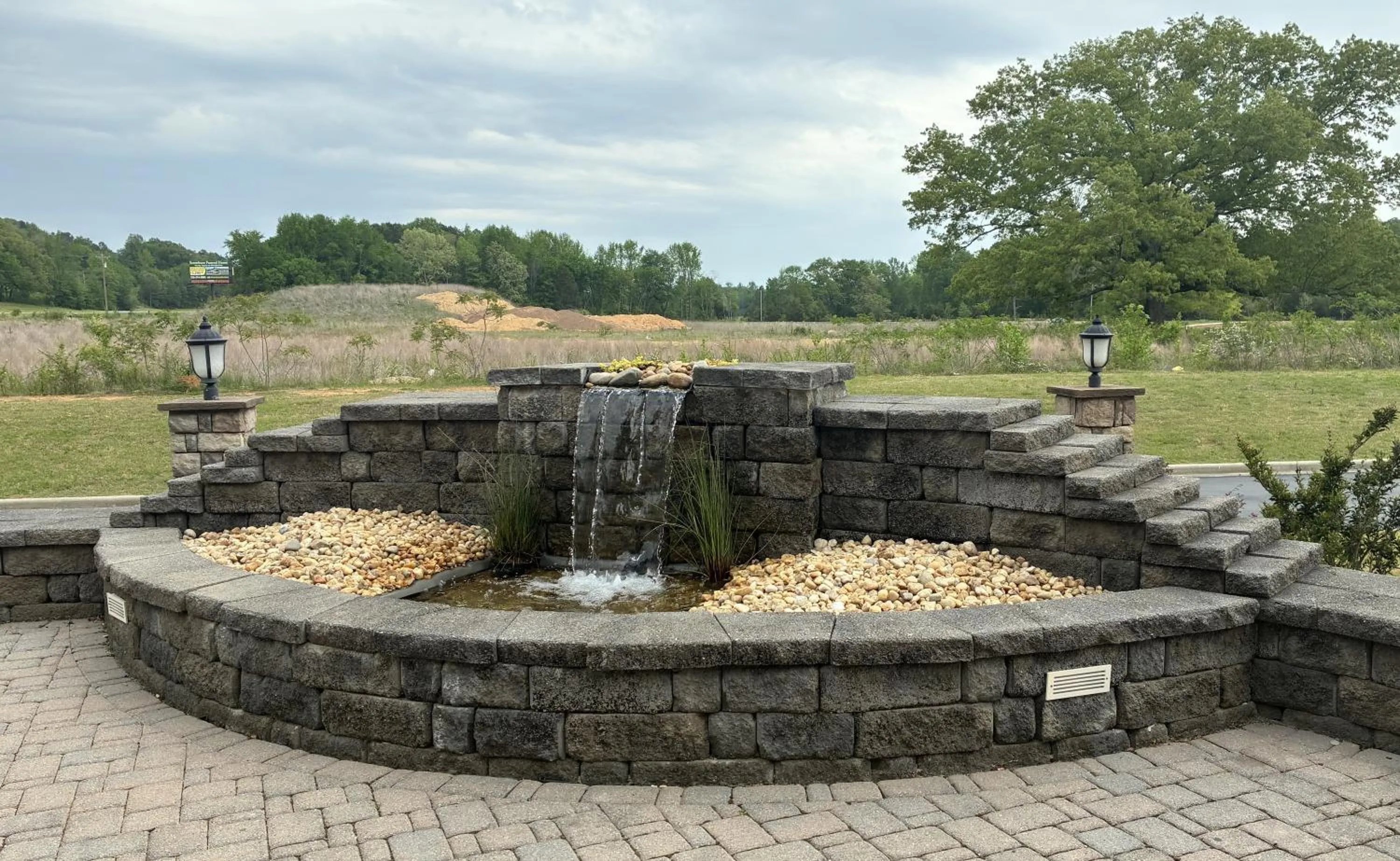 Garden in Comfort Inn & Suites Near Lake Guntersville
