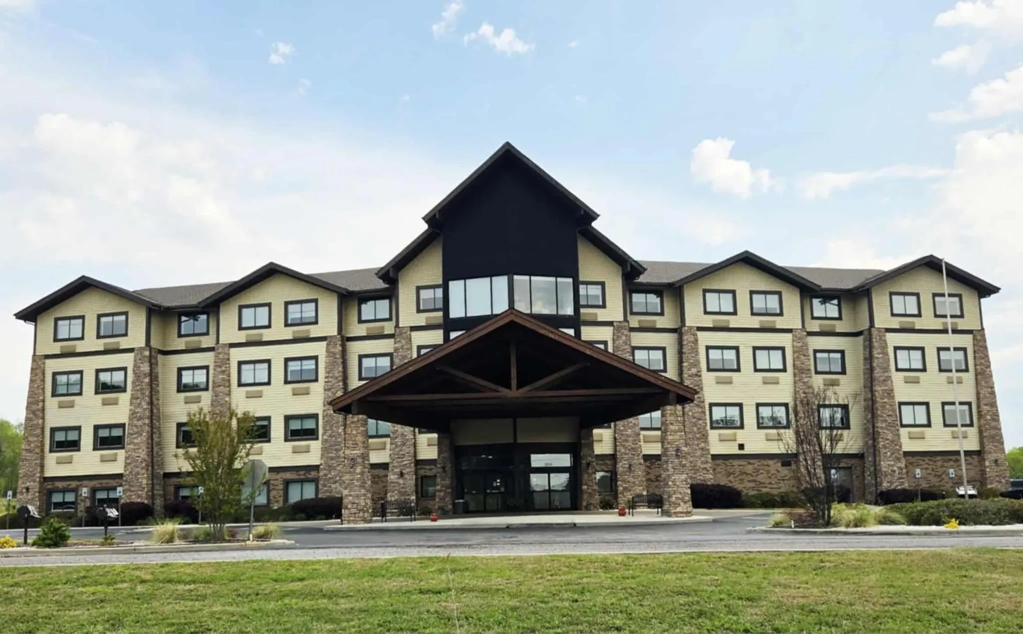 Property building in Comfort Inn & Suites Near Lake Guntersville