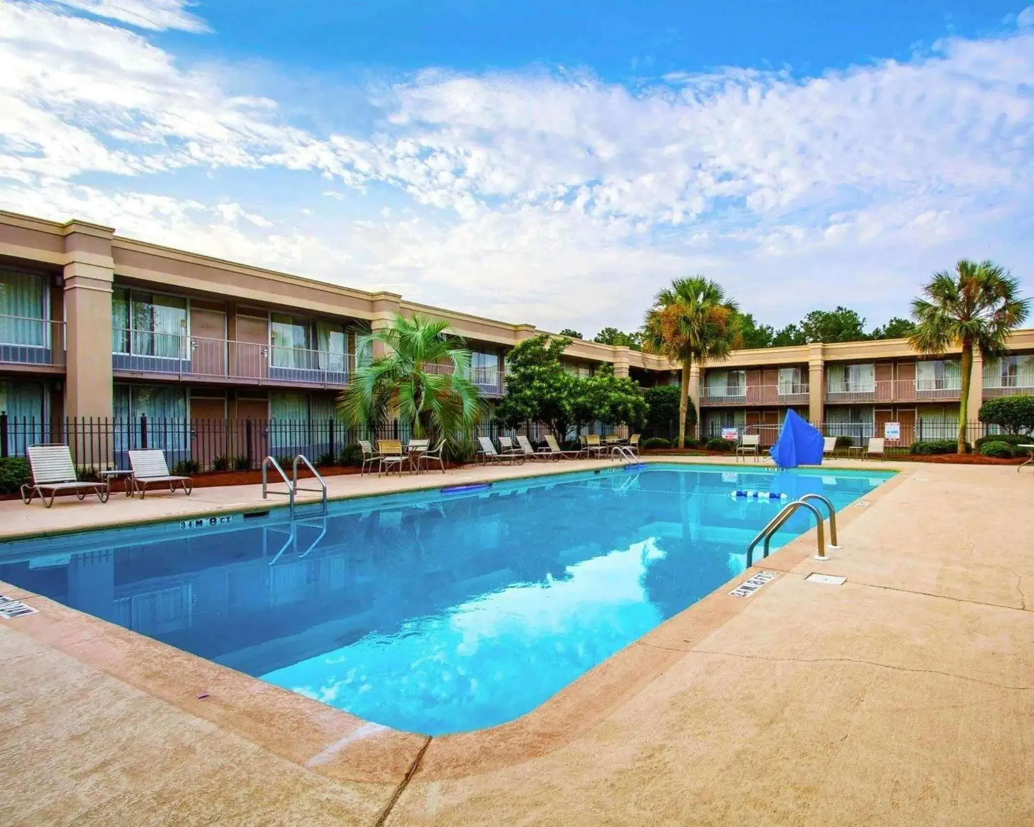 On site, Swimming Pool in Clarion Inn & Suites Dothan South