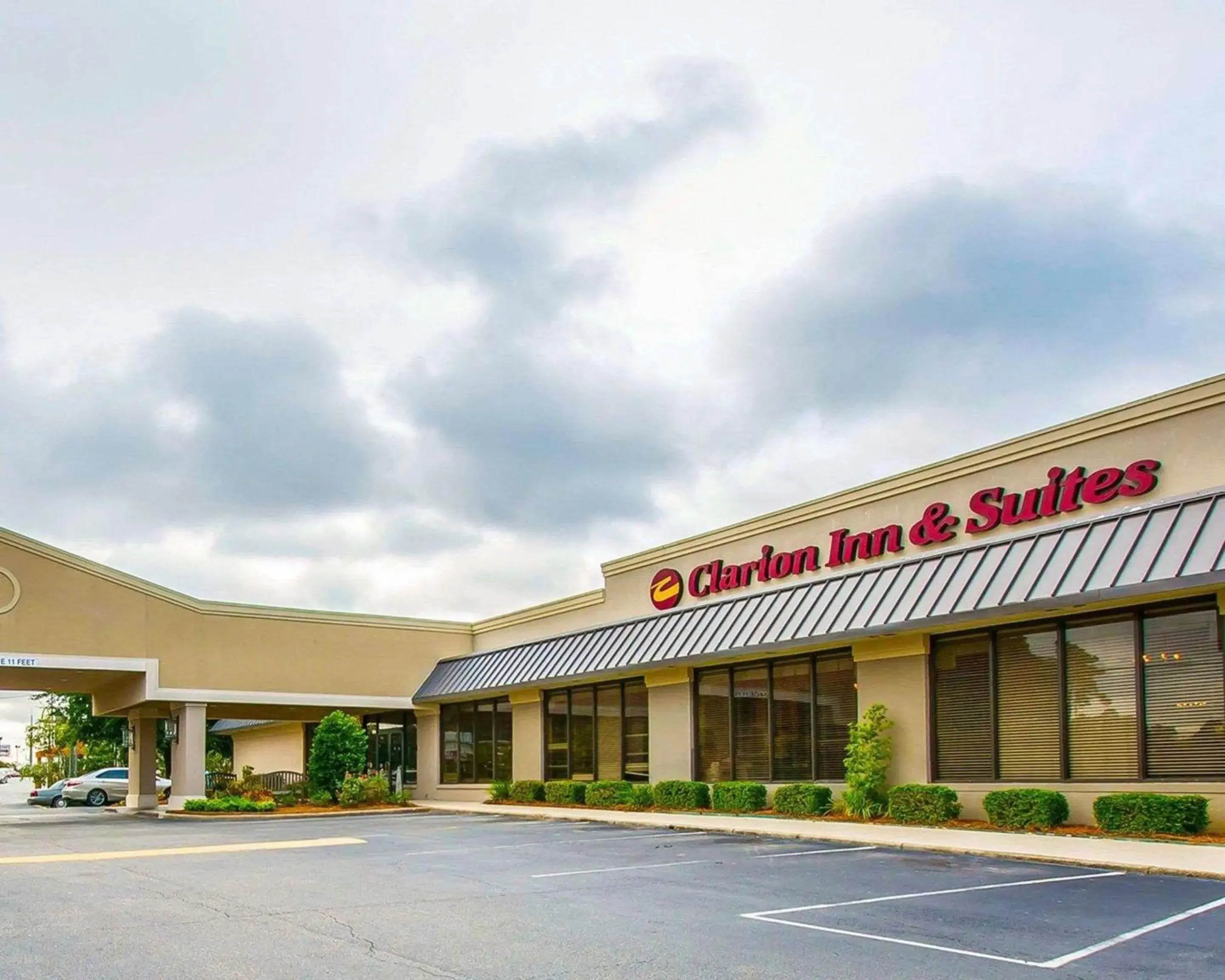 Property building in Clarion Inn & Suites Dothan South