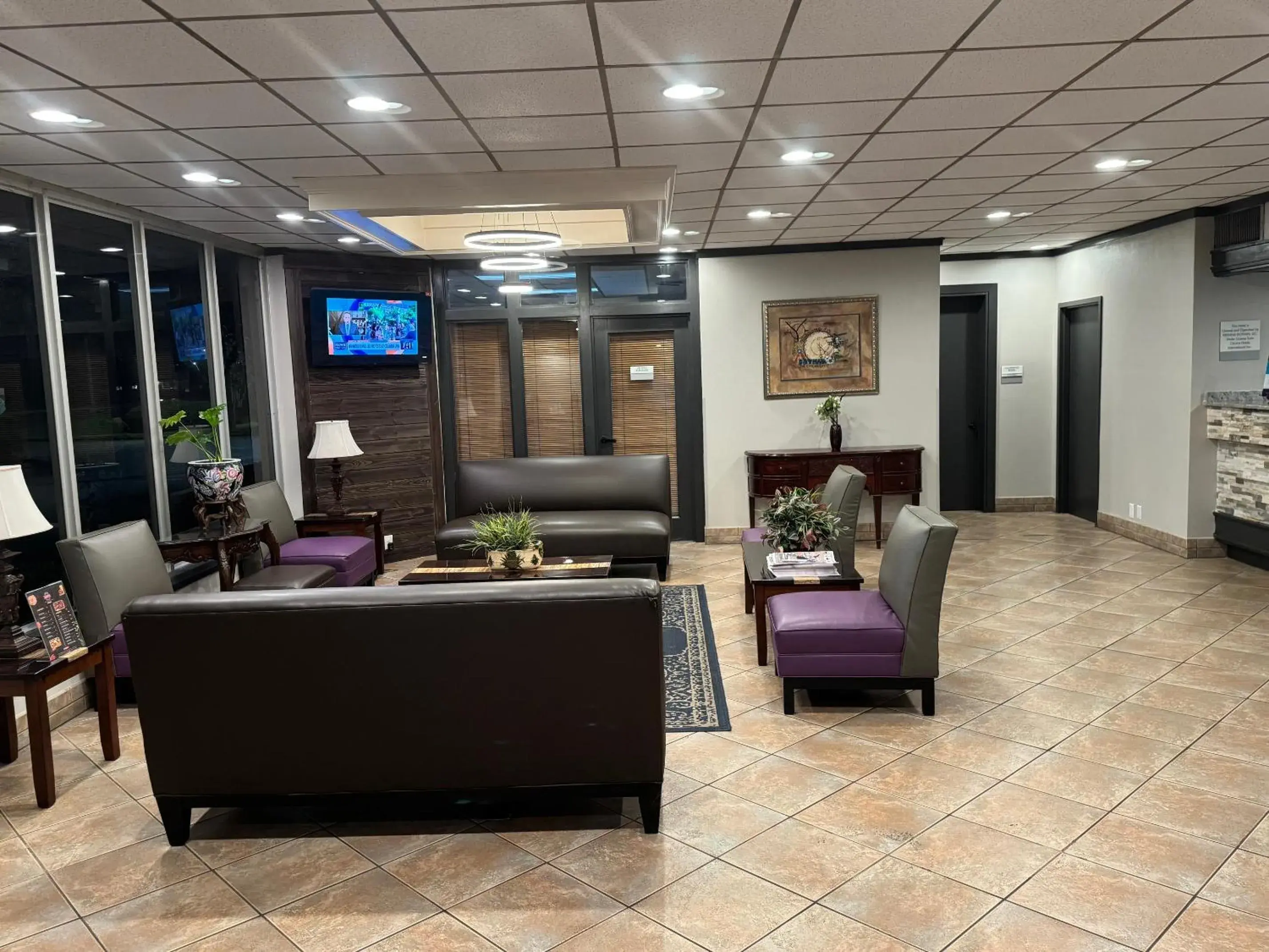Lobby or reception in Clarion Inn & Suites Dothan South Lobby or reception in Clarion Inn & Suites Dothan South