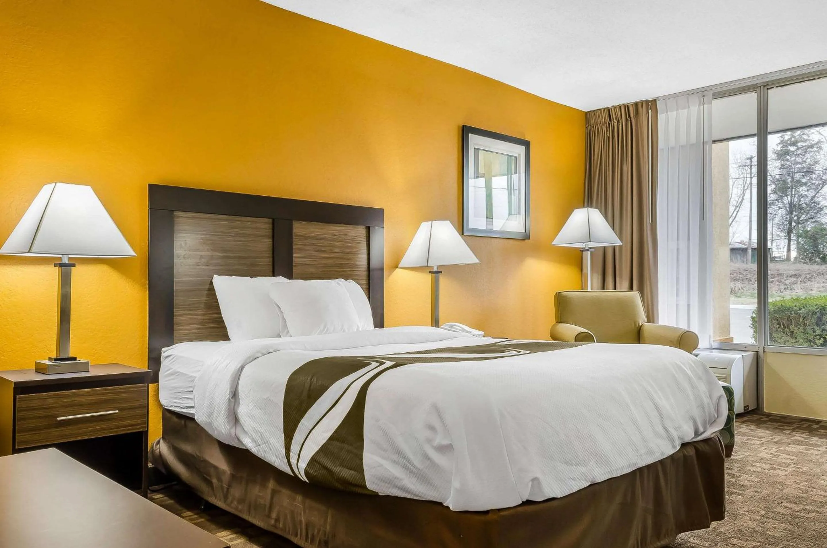 Bedroom, Bed in Quality Inn University Area