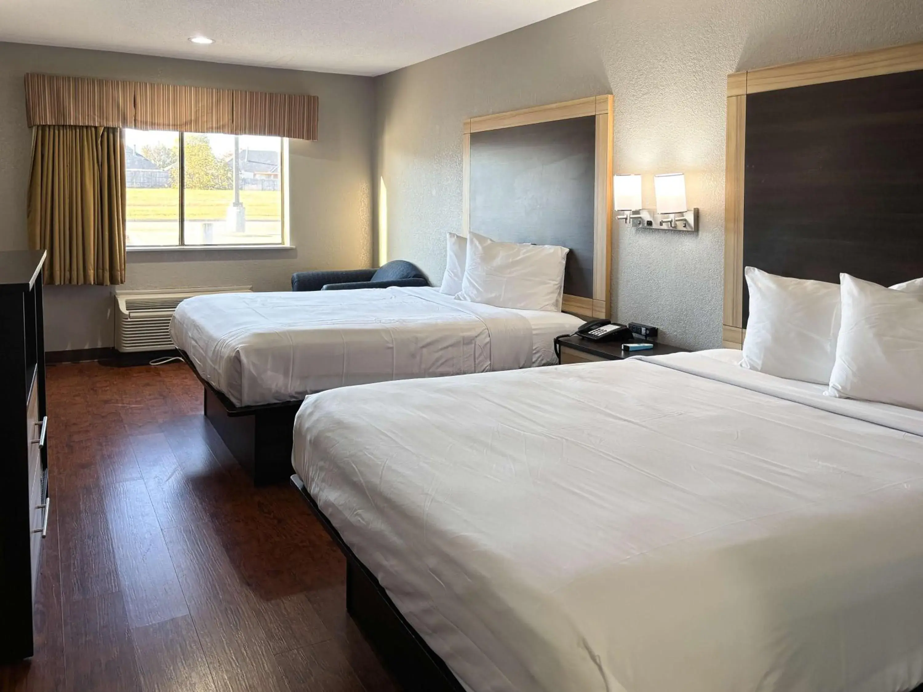 Bedroom, Bed in Motel 6 Prattville AL Bedroom, Bed in Motel 6 Prattville AL