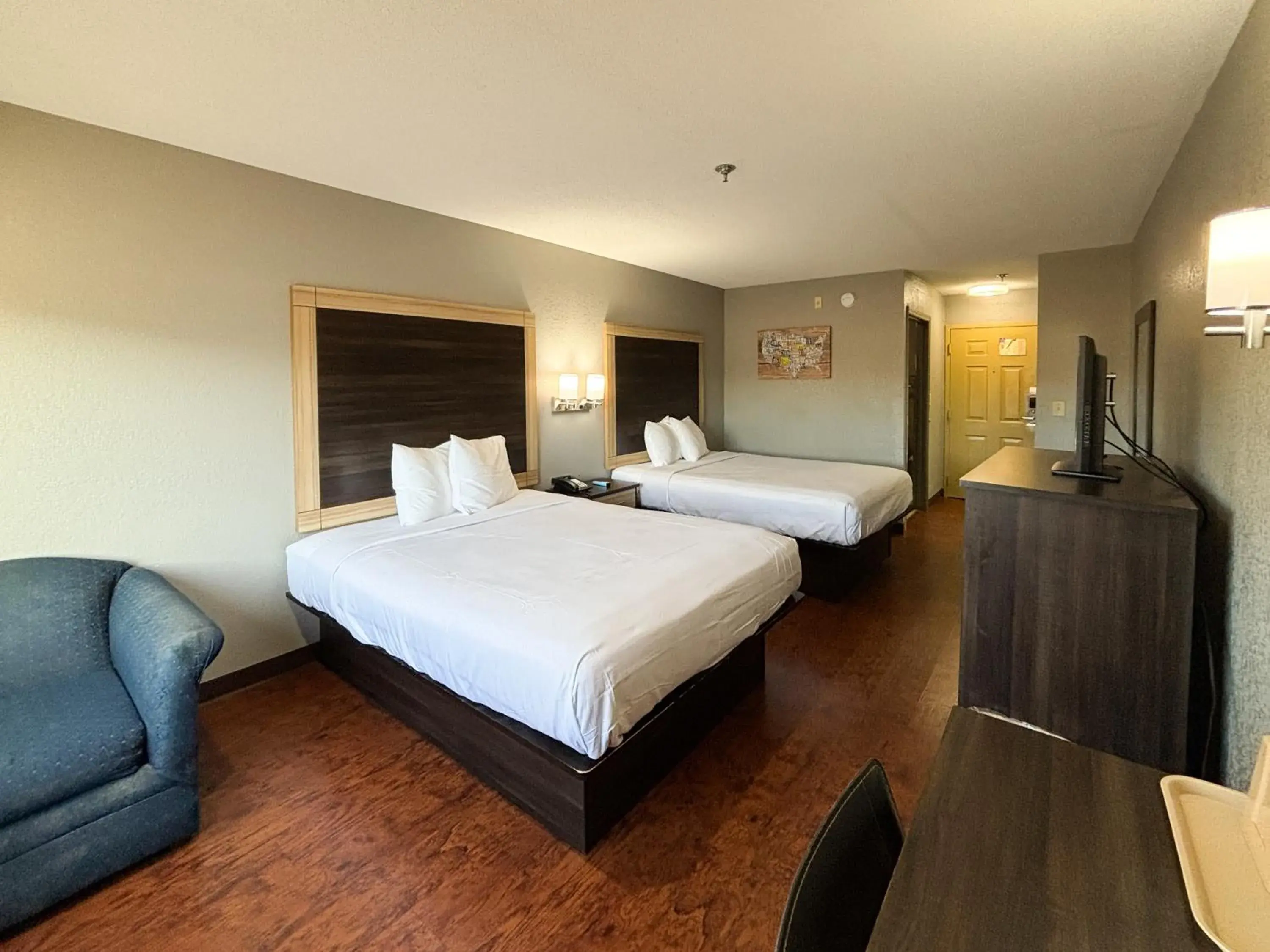 Photo of the whole room, Bed in Motel 6 Prattville AL Photo of the whole room, Bed in Motel 6 Prattville AL