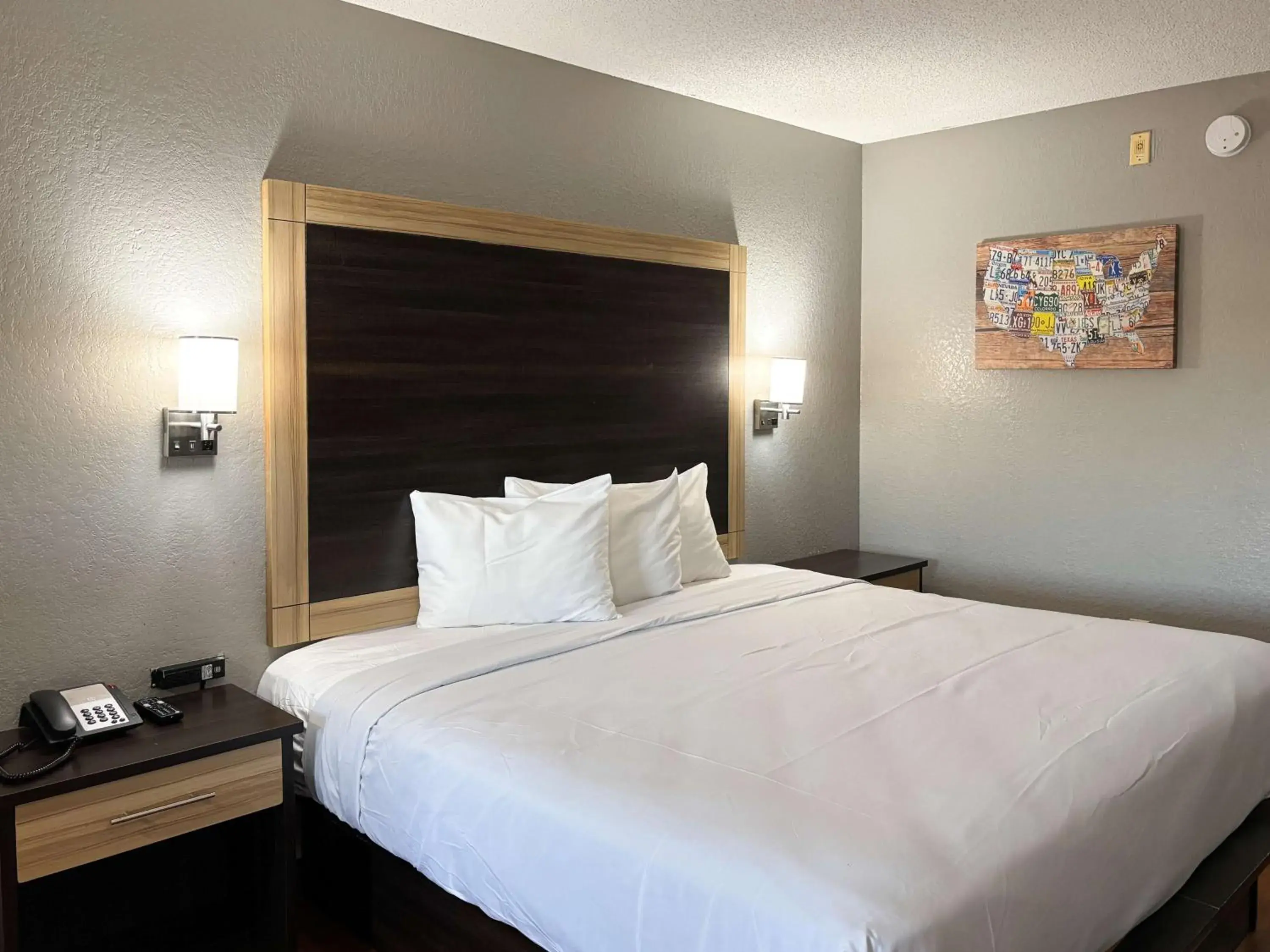 Bedroom, Bed in Motel 6 Prattville AL Bedroom, Bed in Motel 6 Prattville AL