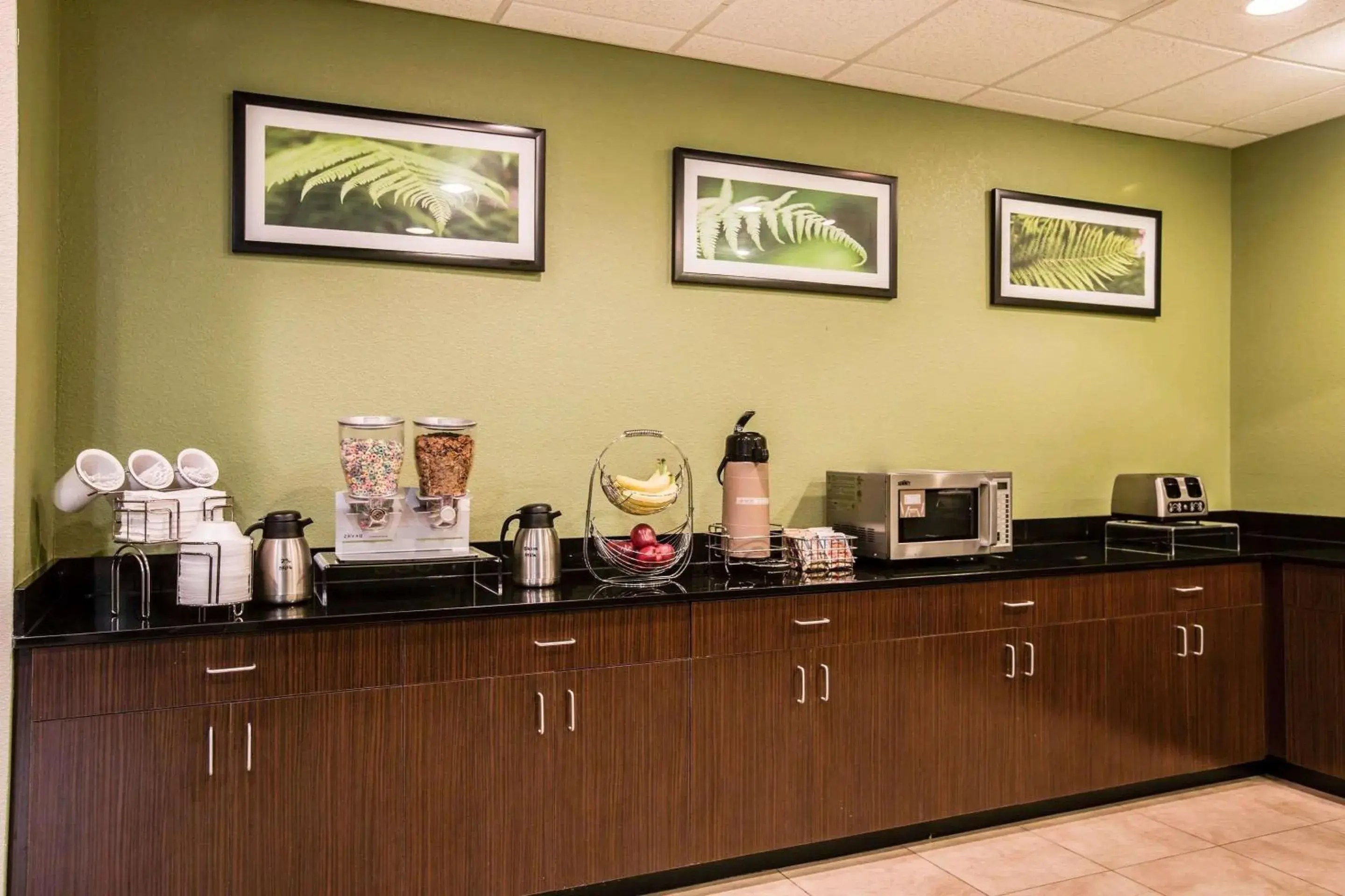 Restaurant/places to eat in Sleep Inn & Suites Marion - Military Institute Restaurant/places to eat in Sleep Inn & Suites Marion - Military Institute